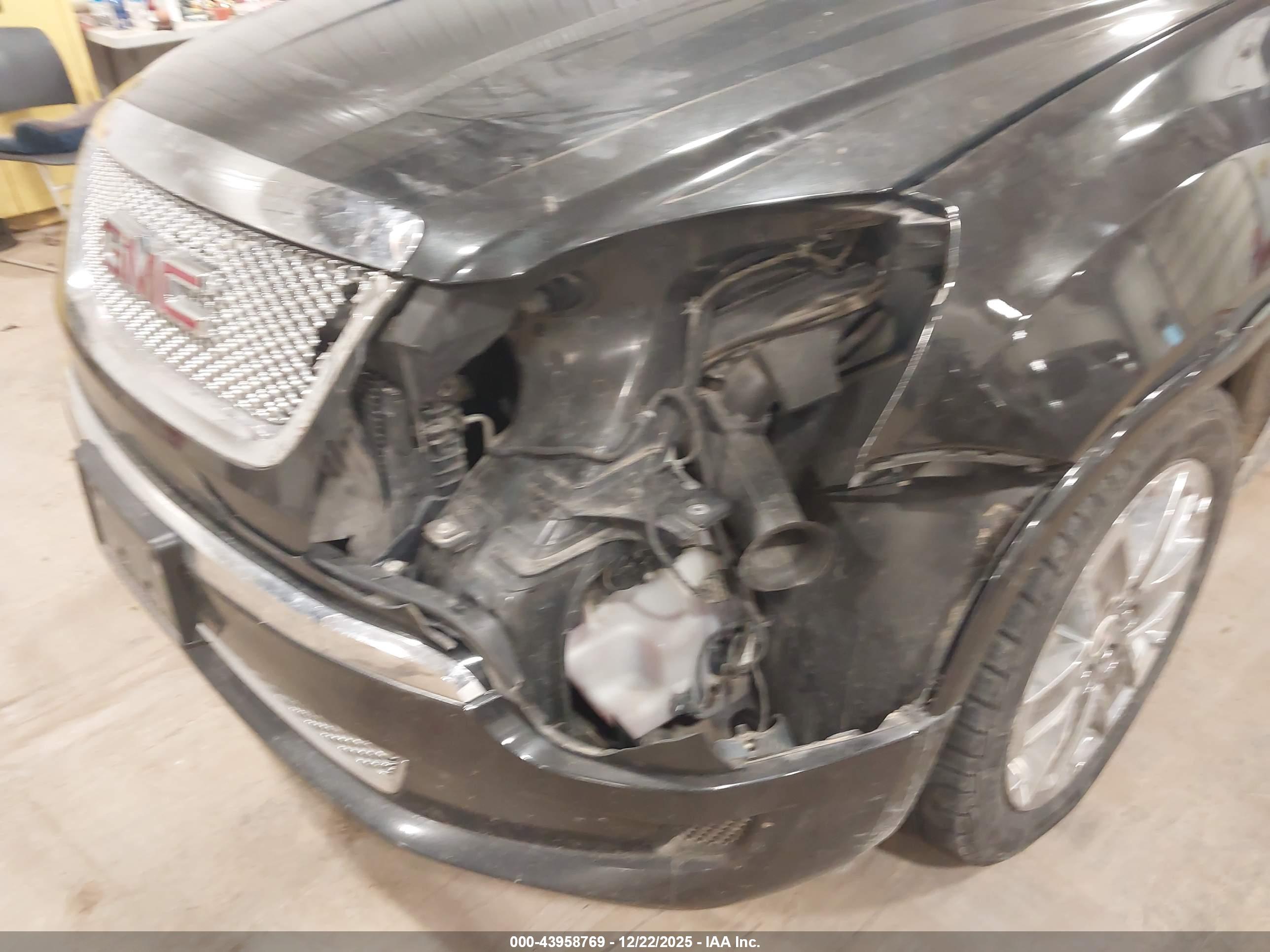 GMC ACADIA image 6