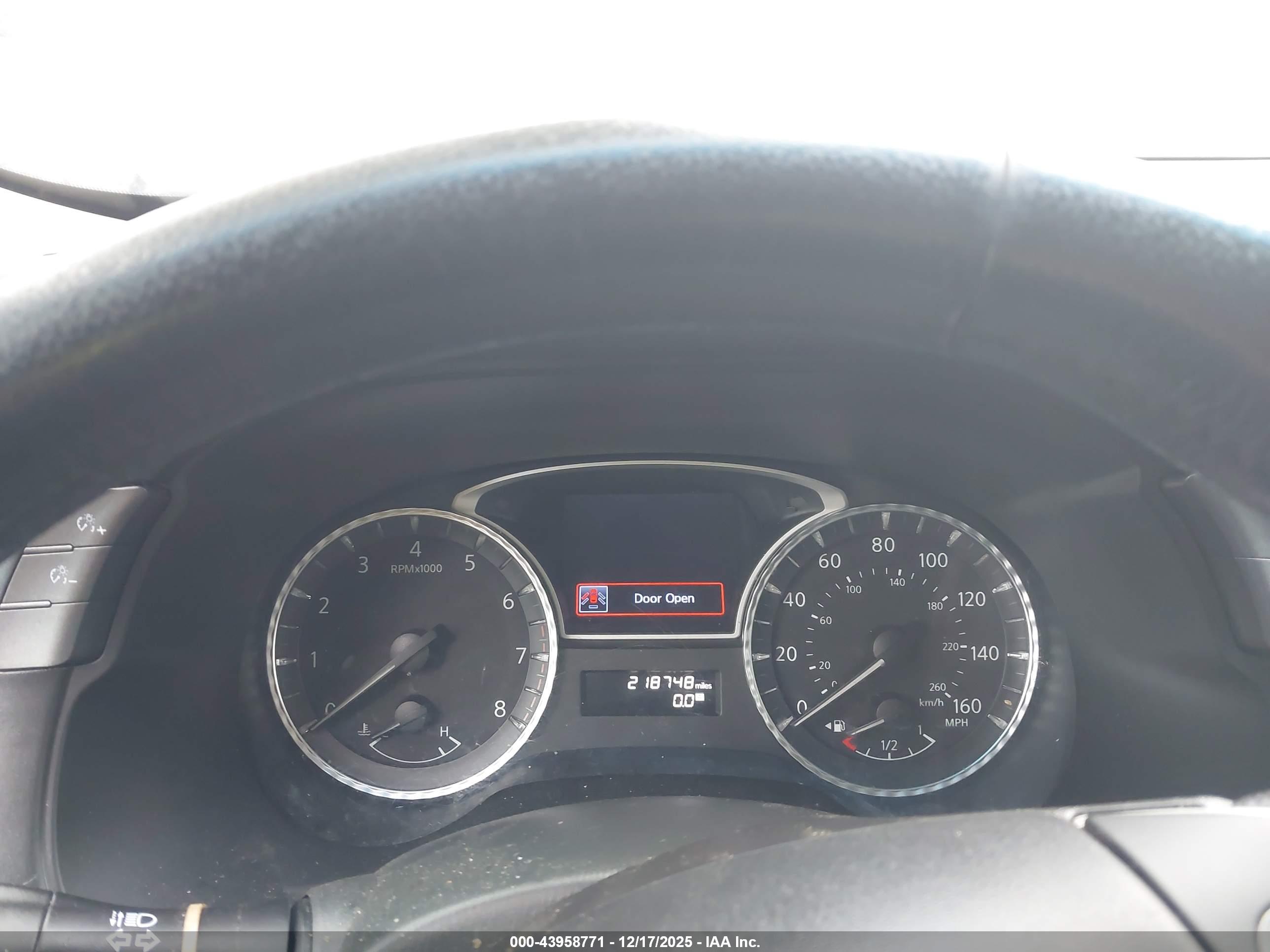 INFINITI JX35 image 7