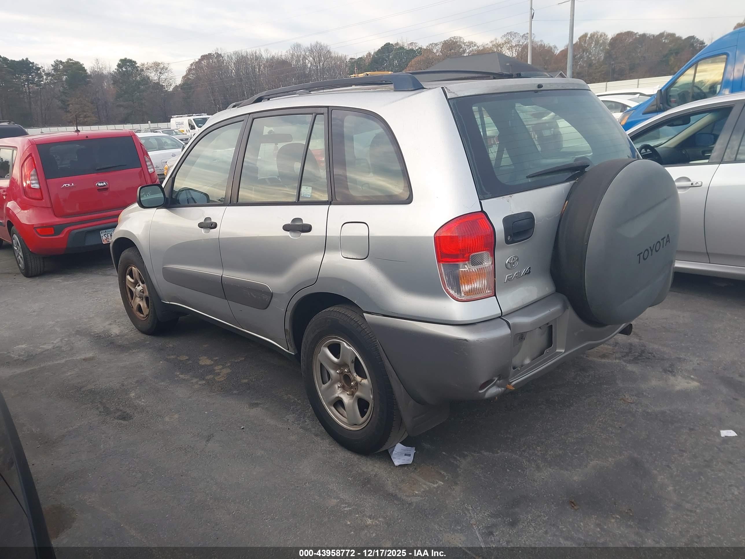 TOYOTA RAV4 image 3