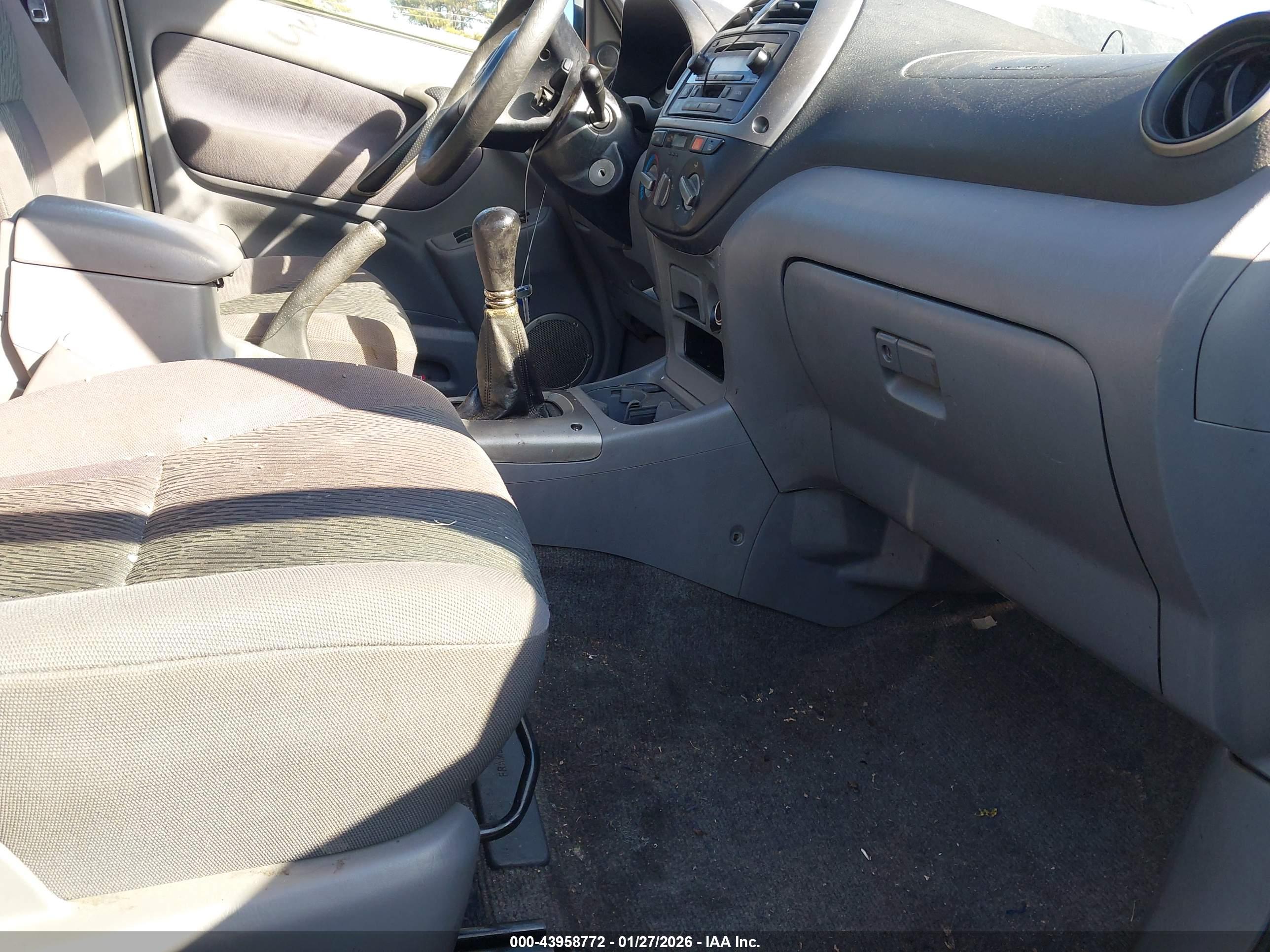 TOYOTA RAV4 image 5
