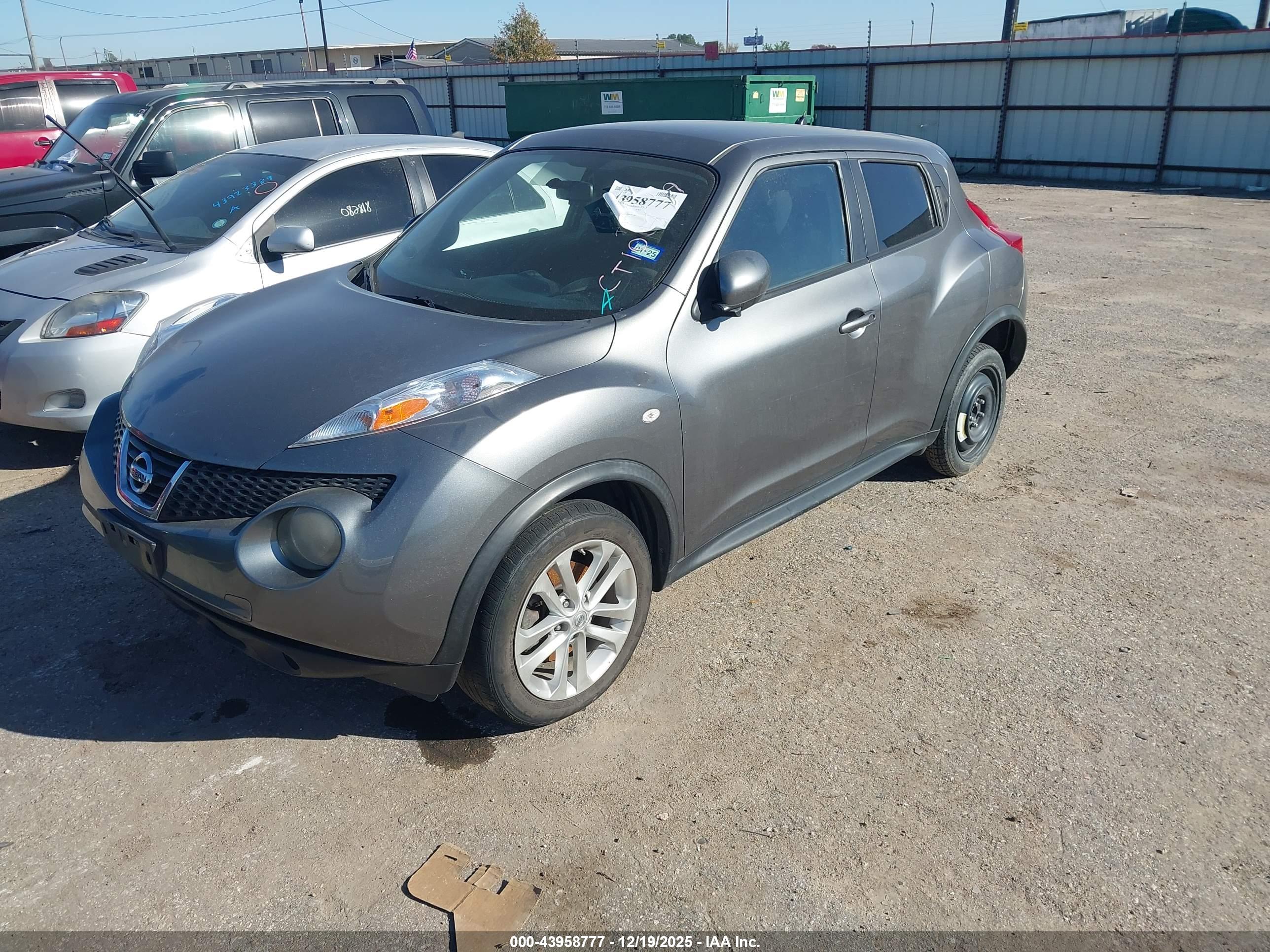 NISSAN JUKE image 2