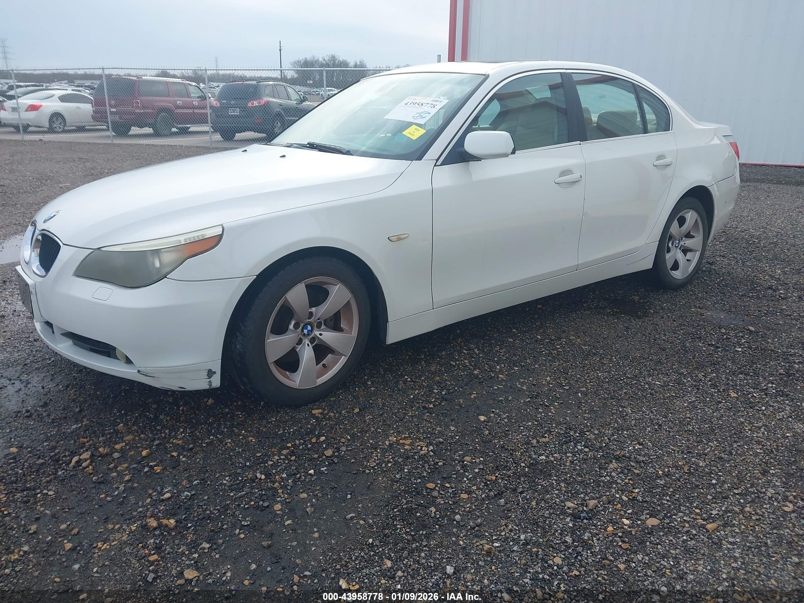 BMW 525I image 2