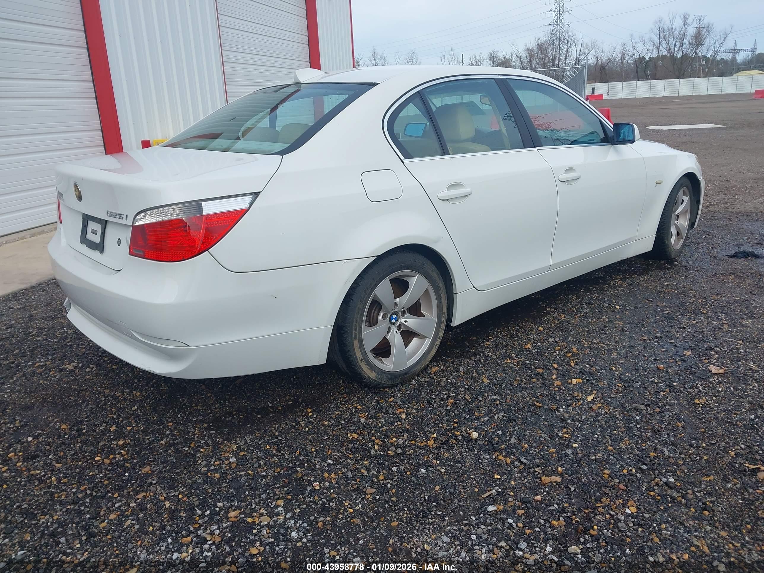 BMW 525I image 4
