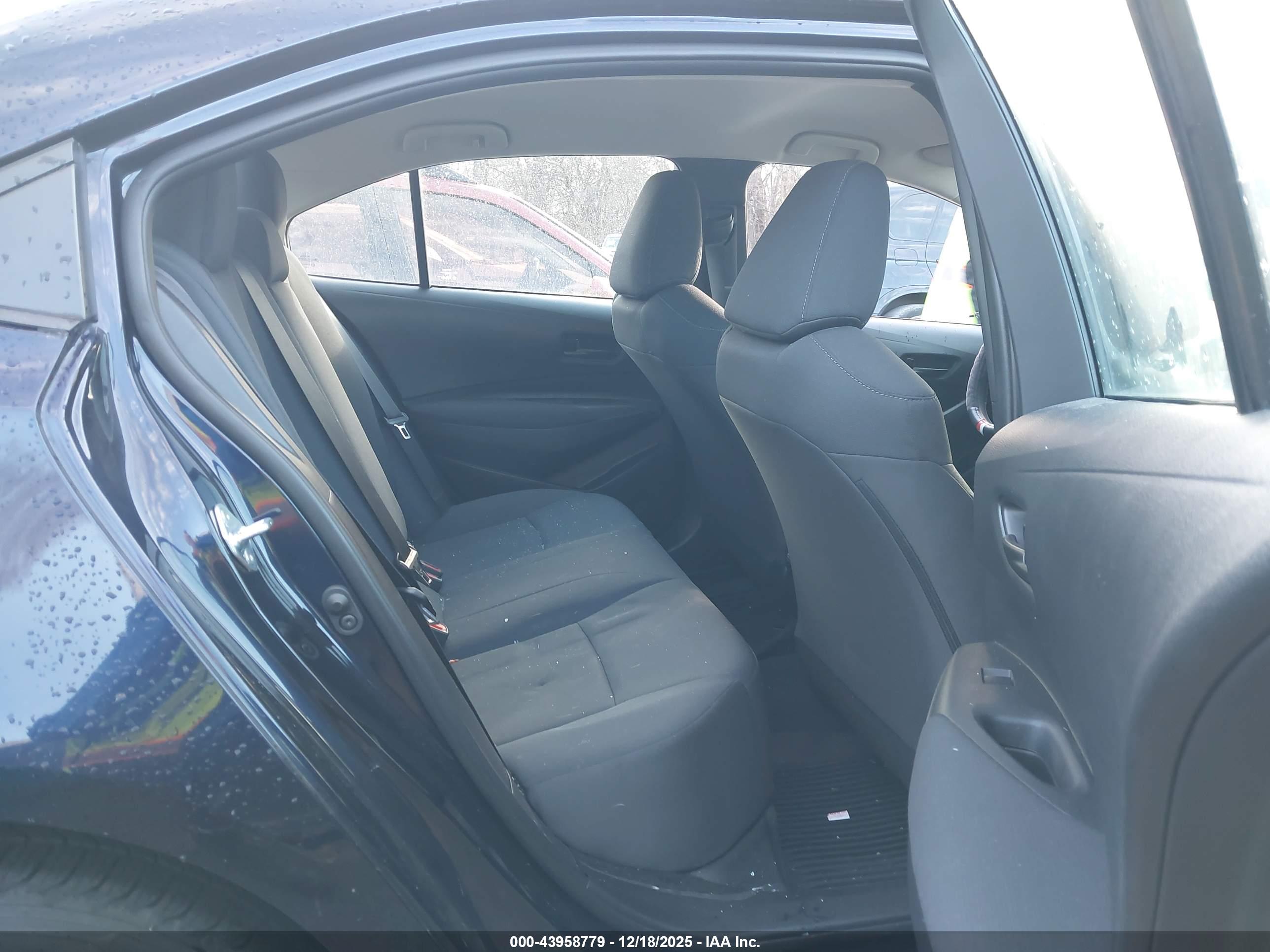 TOYOTA COROLLA image 8