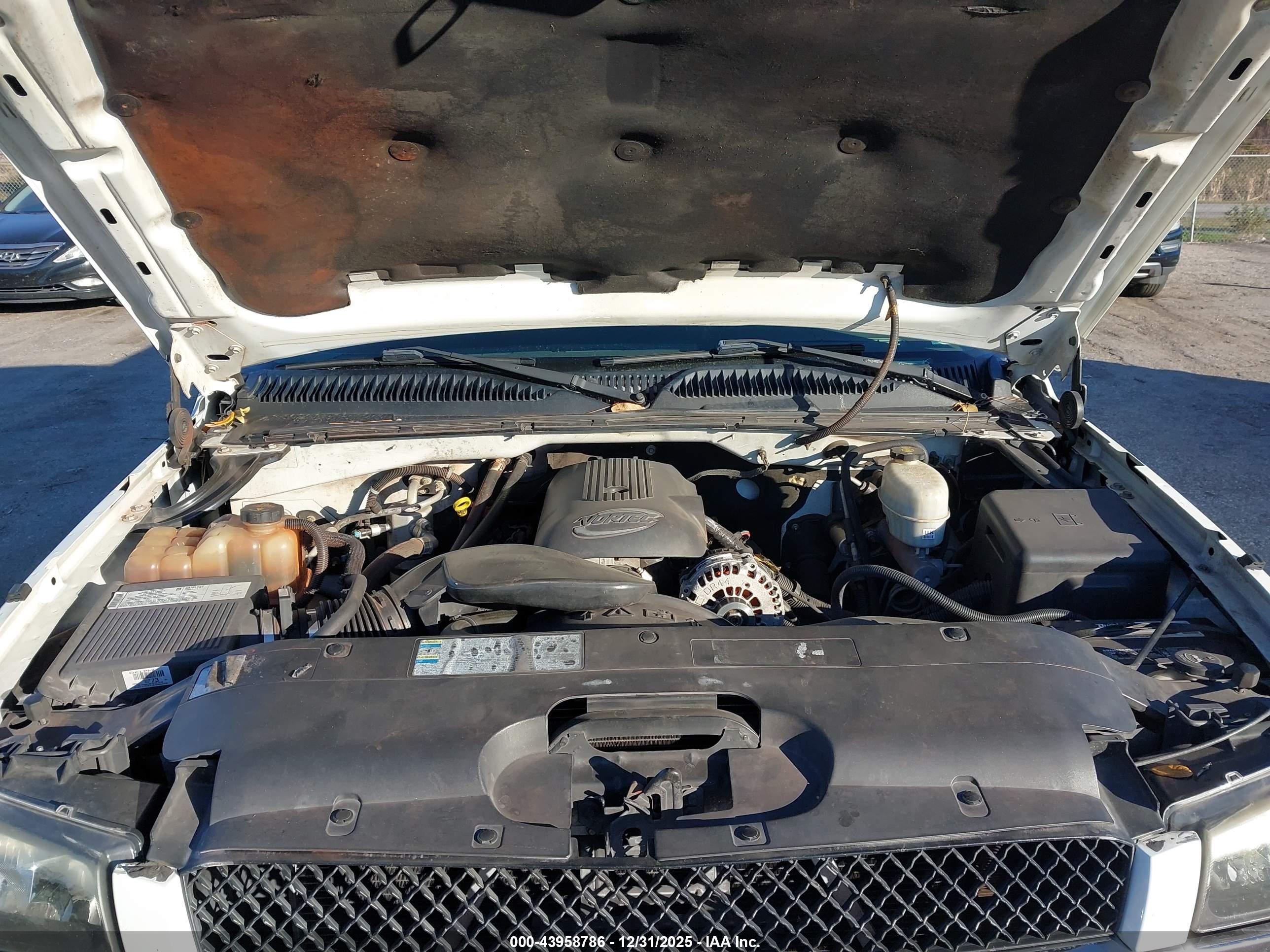 CHEVROLET SILVERADO image 10