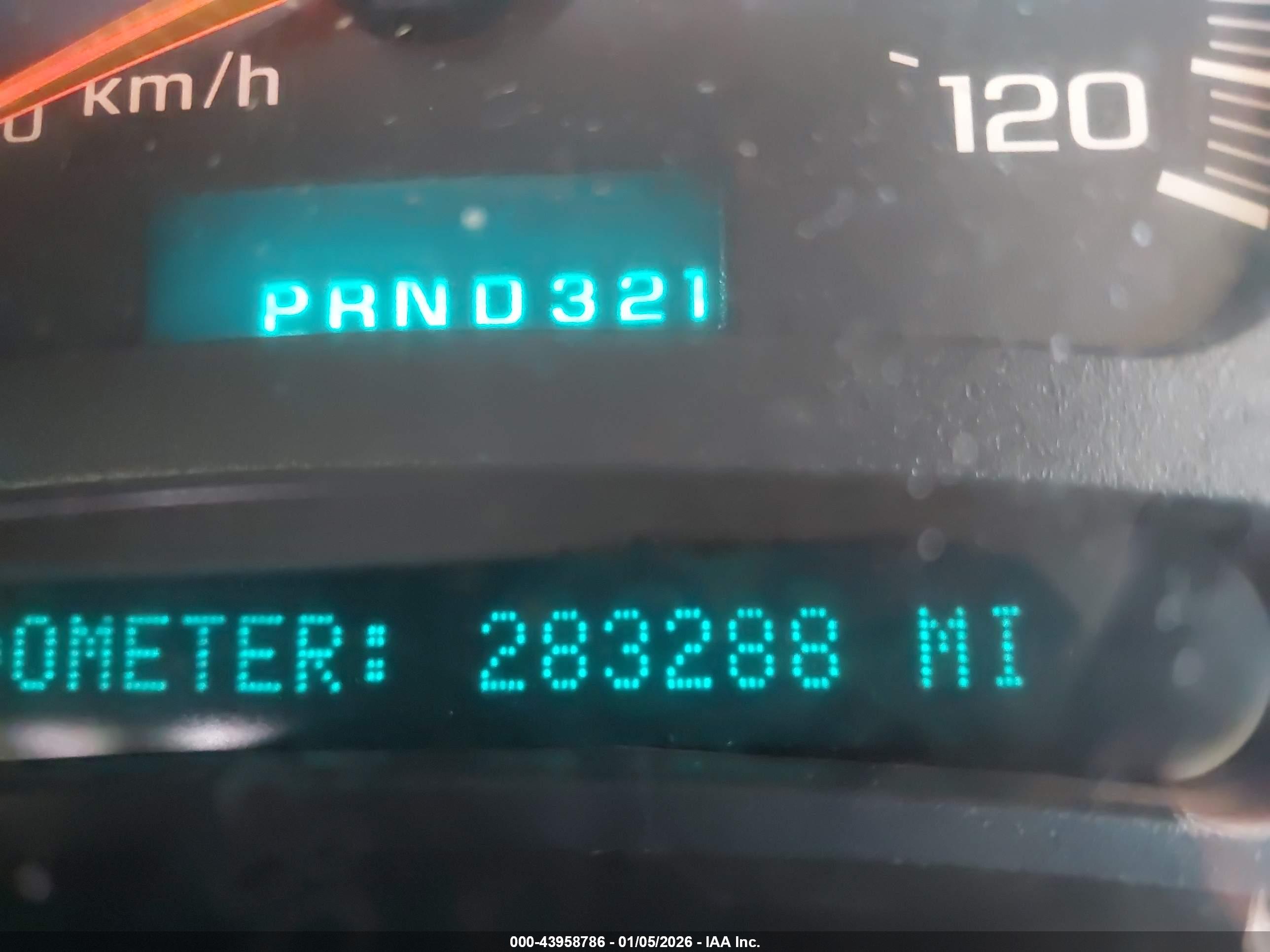 CHEVROLET SILVERADO image 7