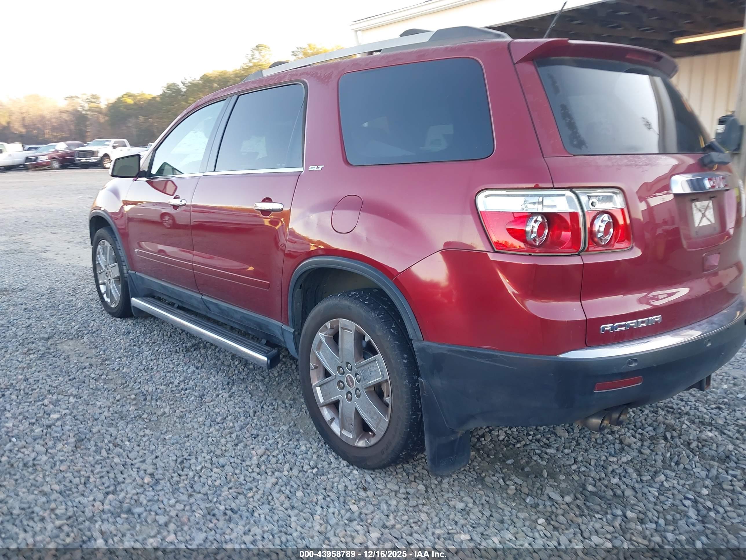 GMC ACADIA image 3