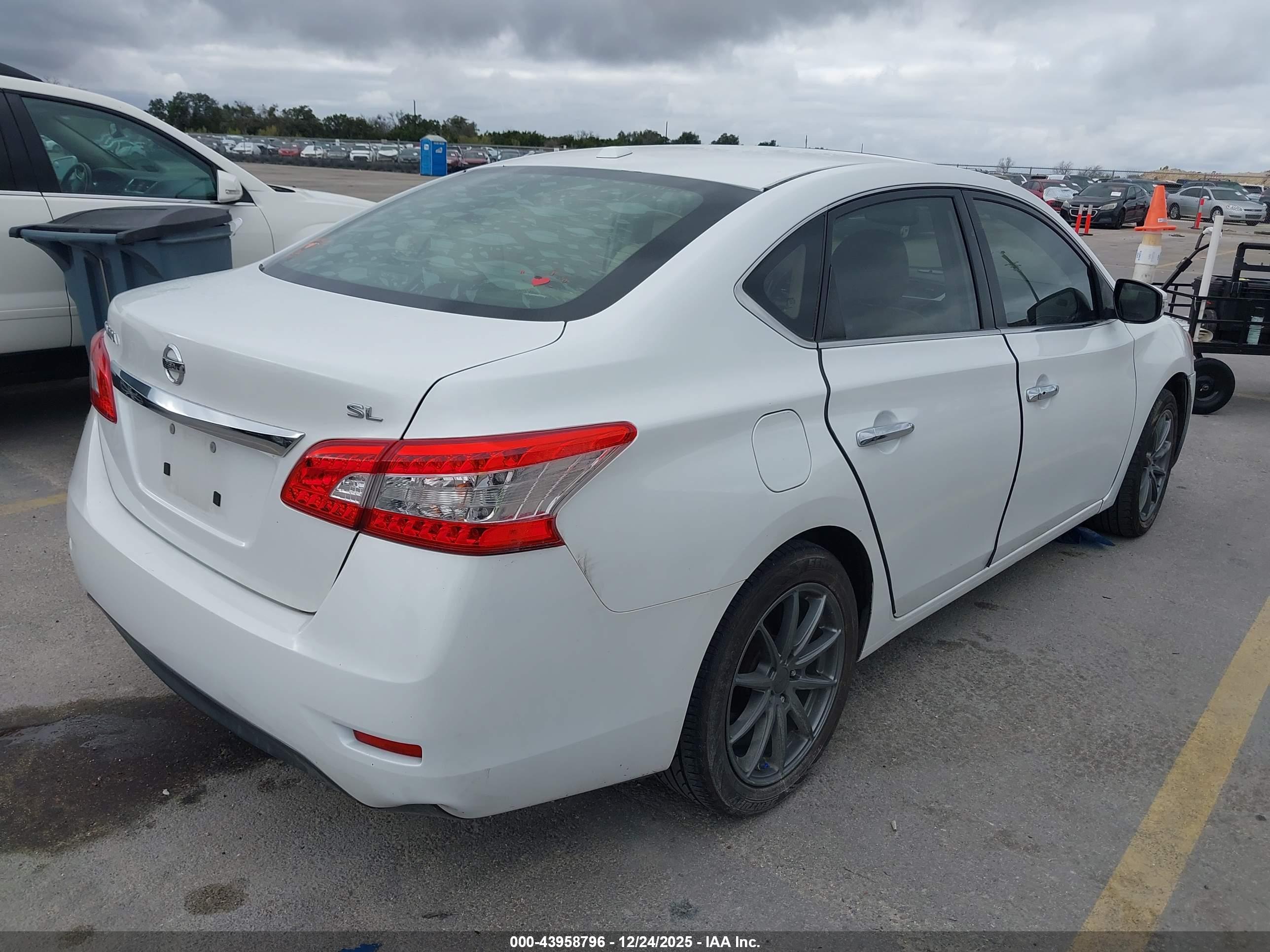 NISSAN SENTRA image 4