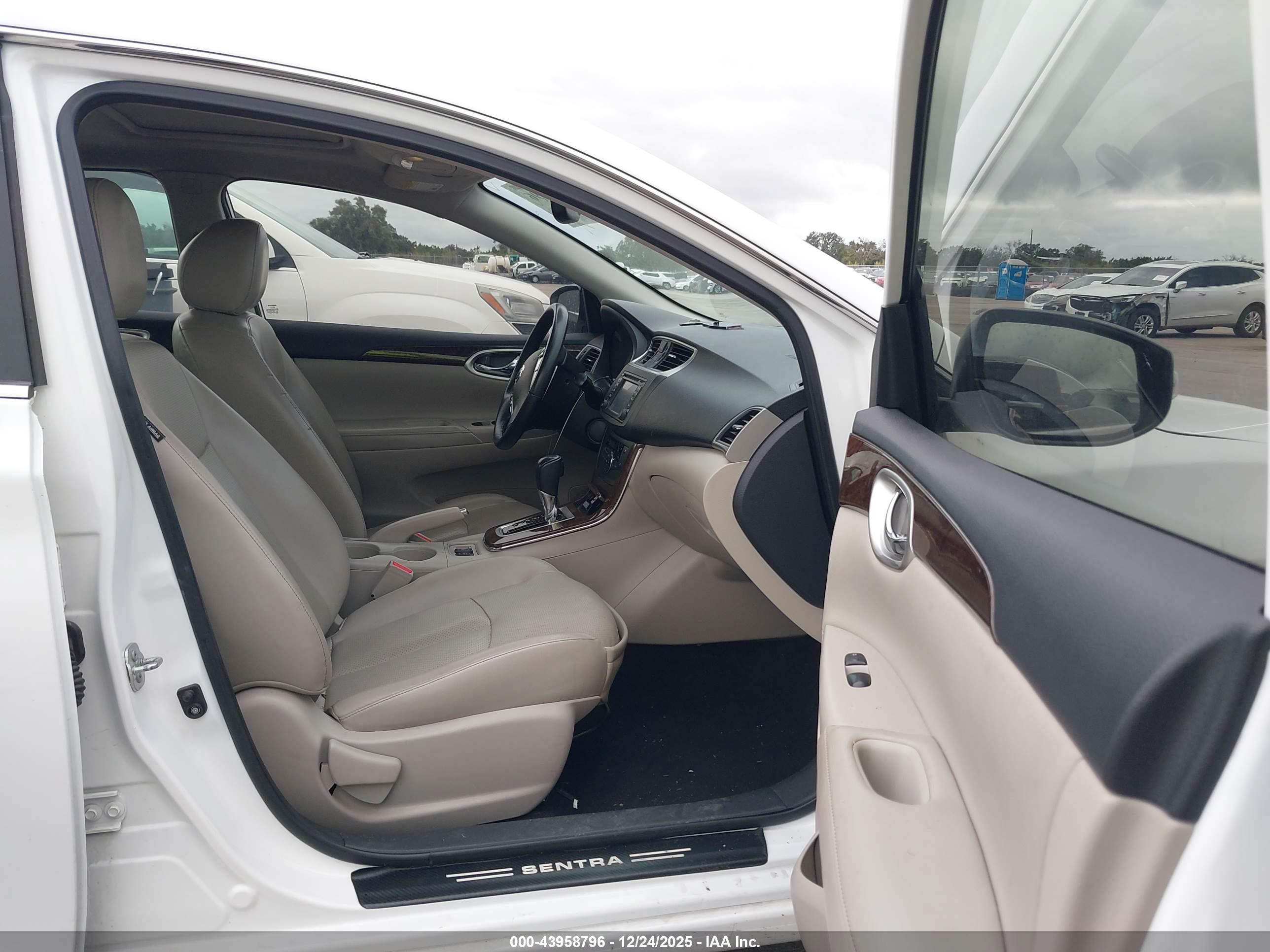 NISSAN SENTRA image 5
