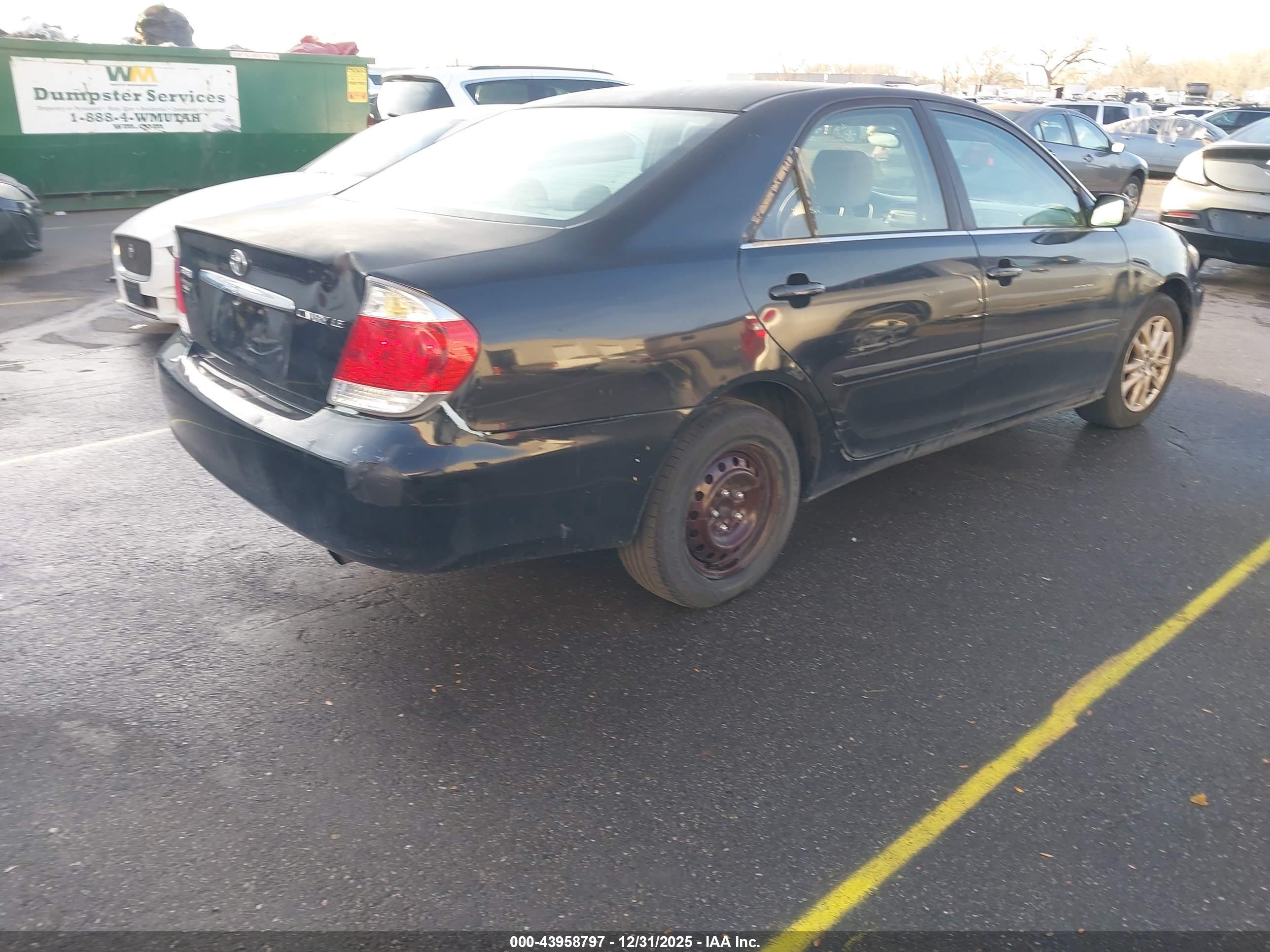 TOYOTA CAMRY image 4