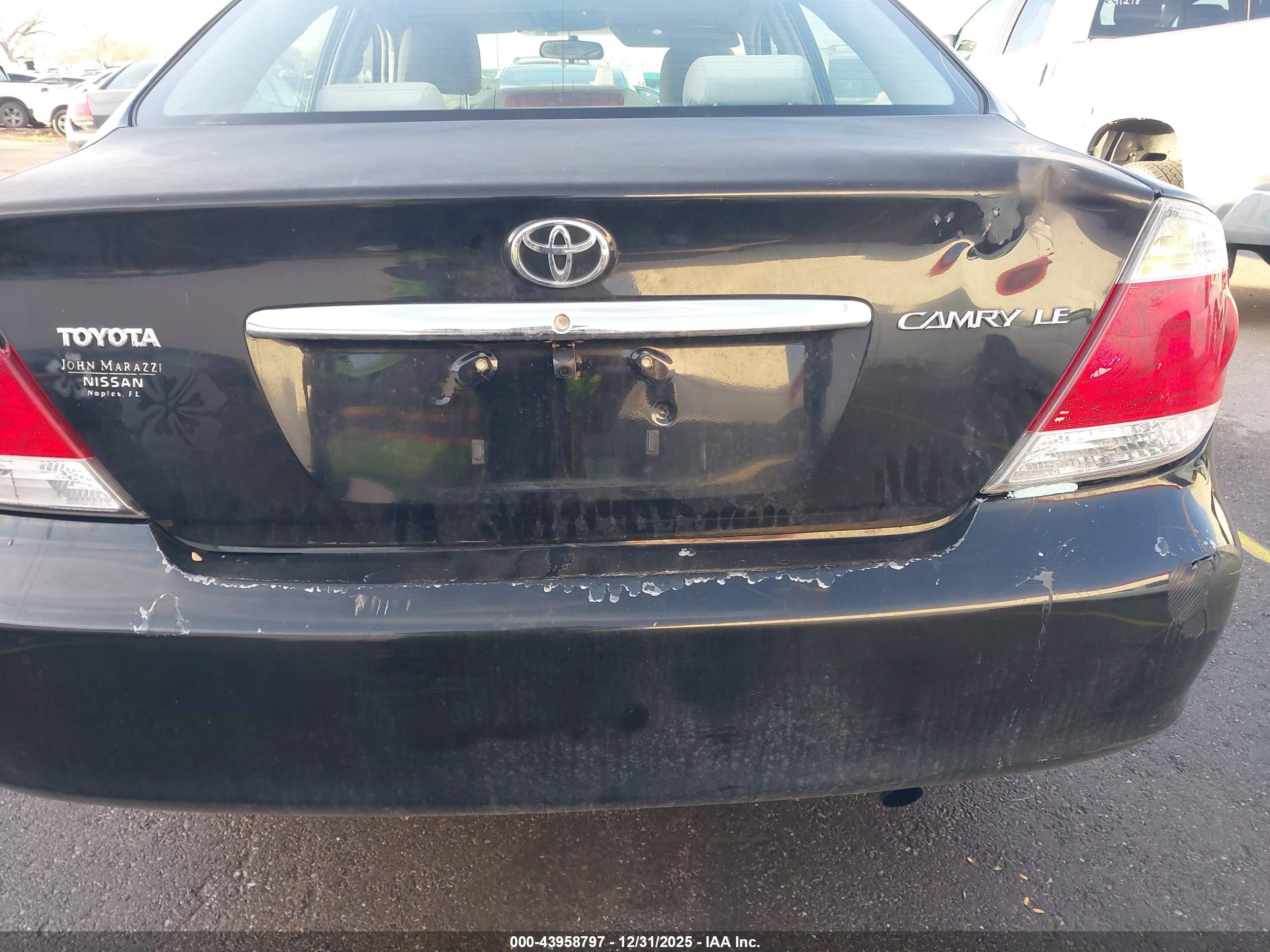 TOYOTA CAMRY image 6