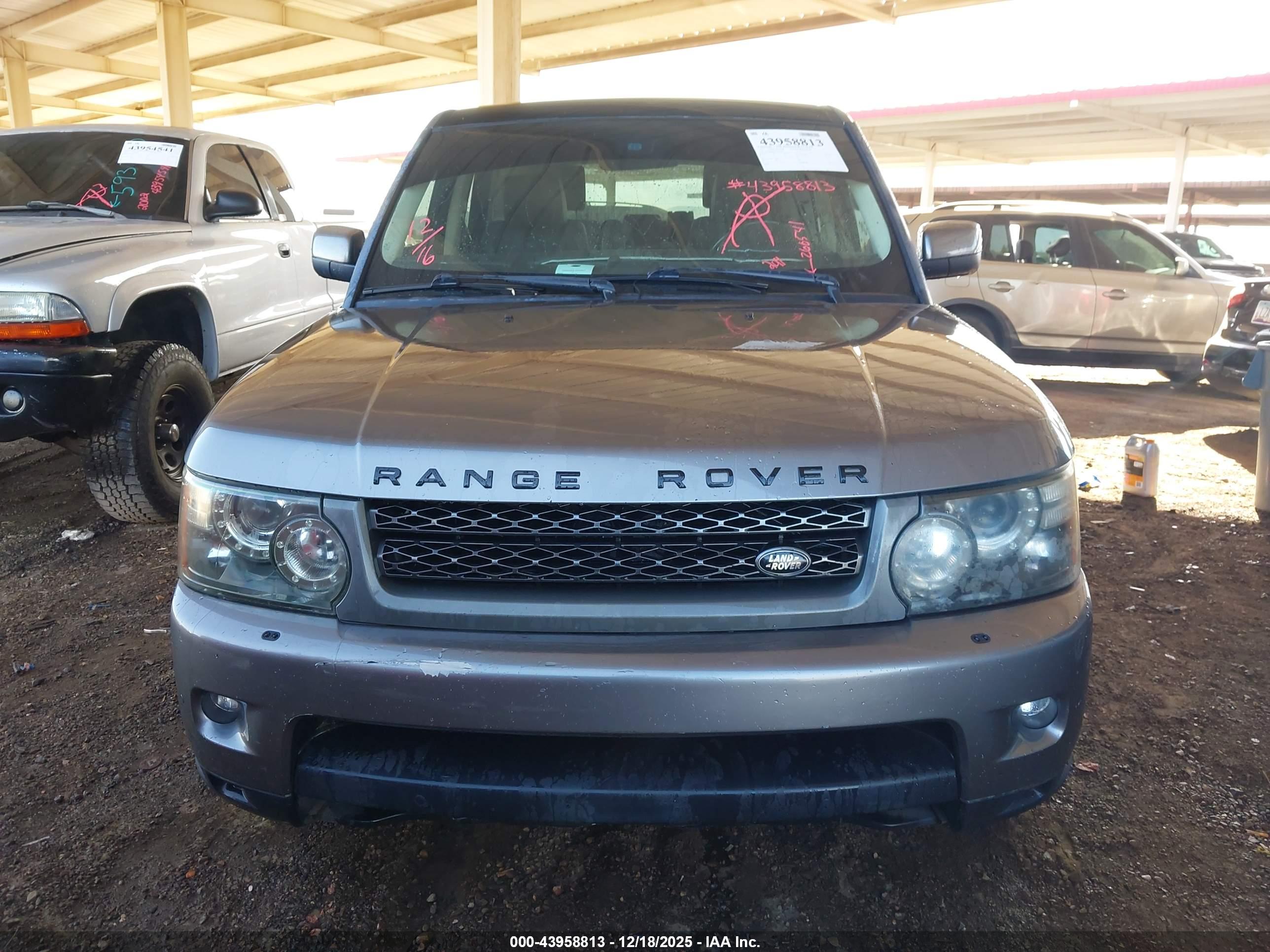 LAND ROVER image 6