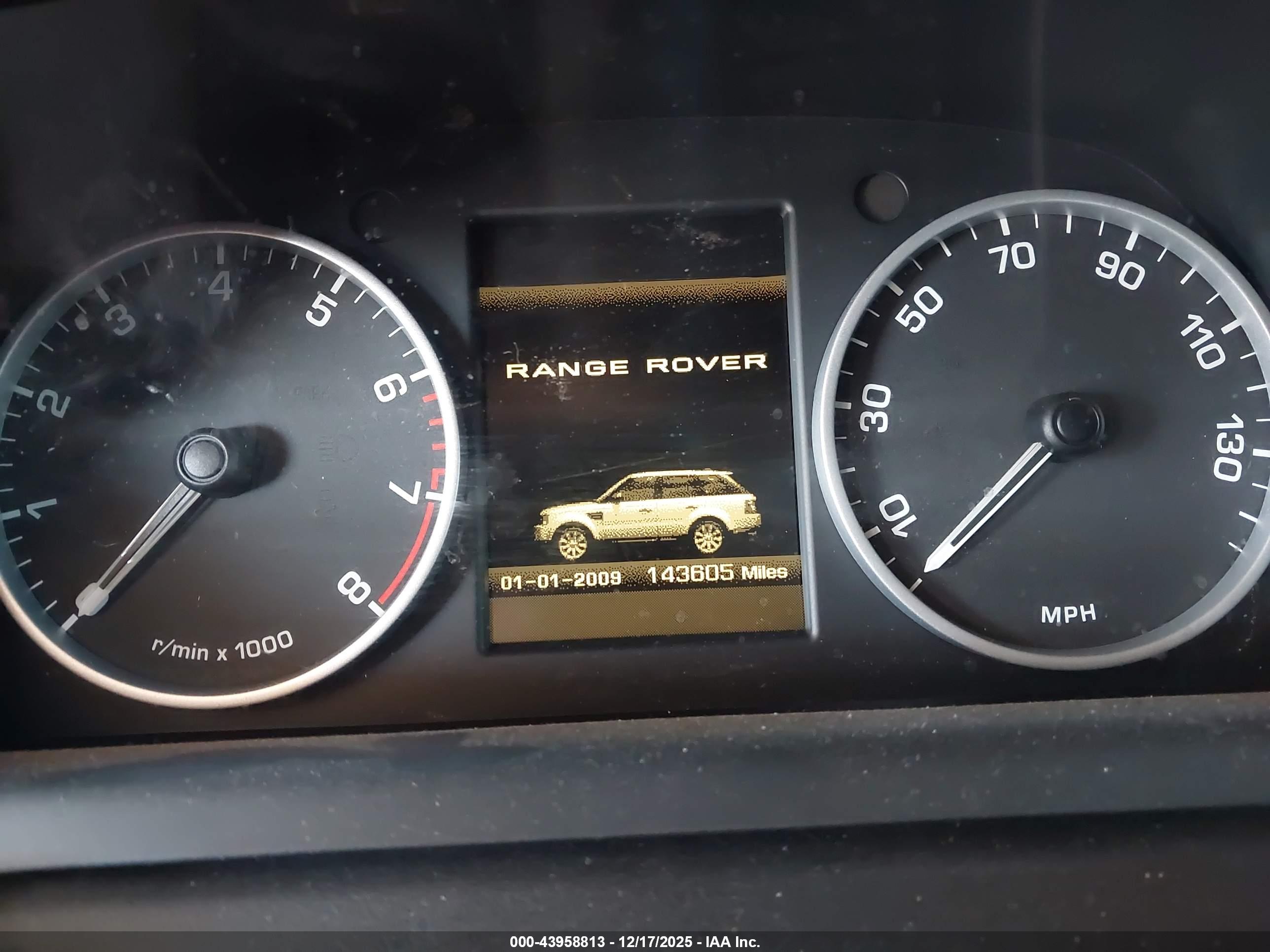 LAND ROVER image 7
