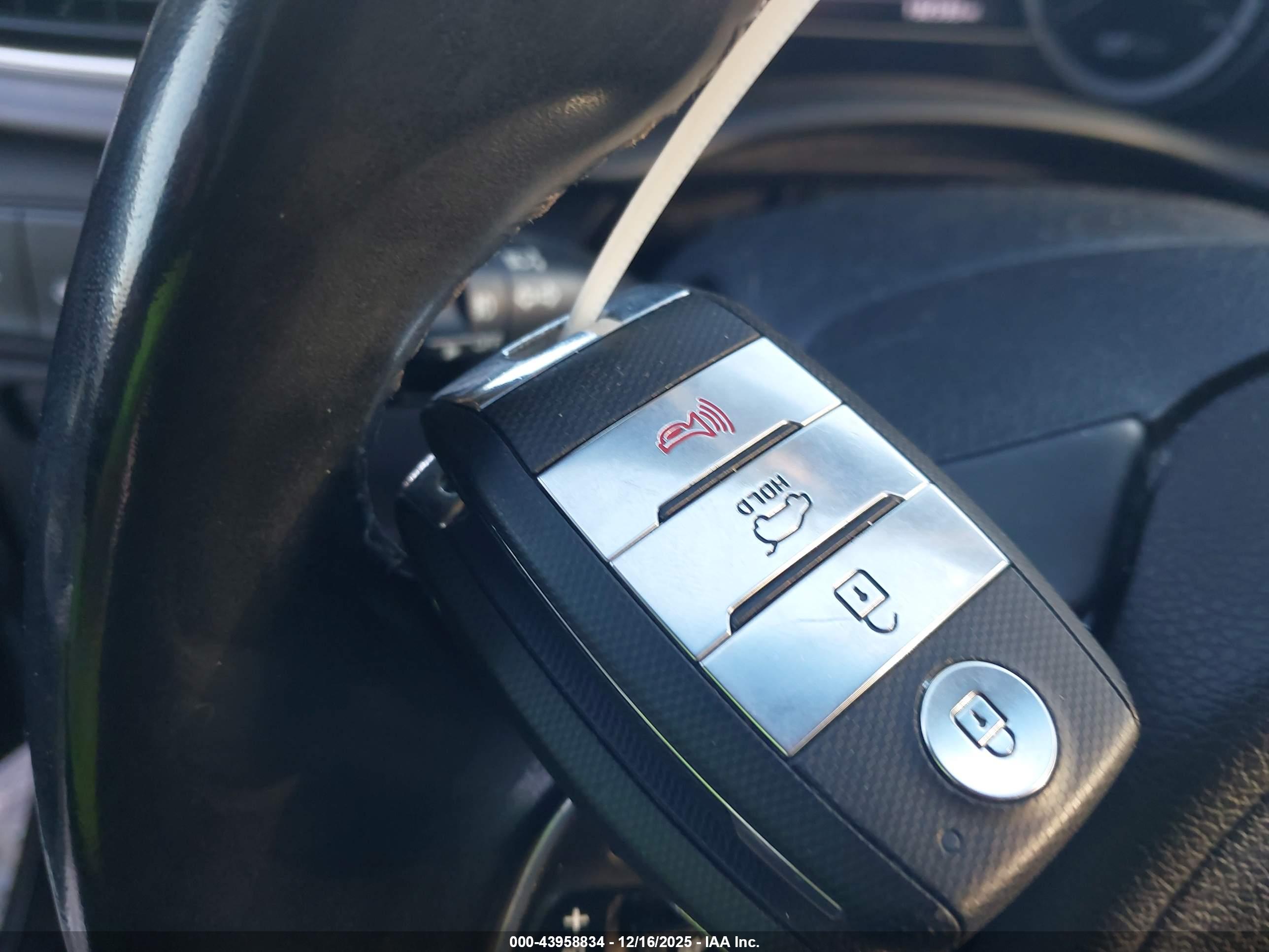 KIA NIRO image 11