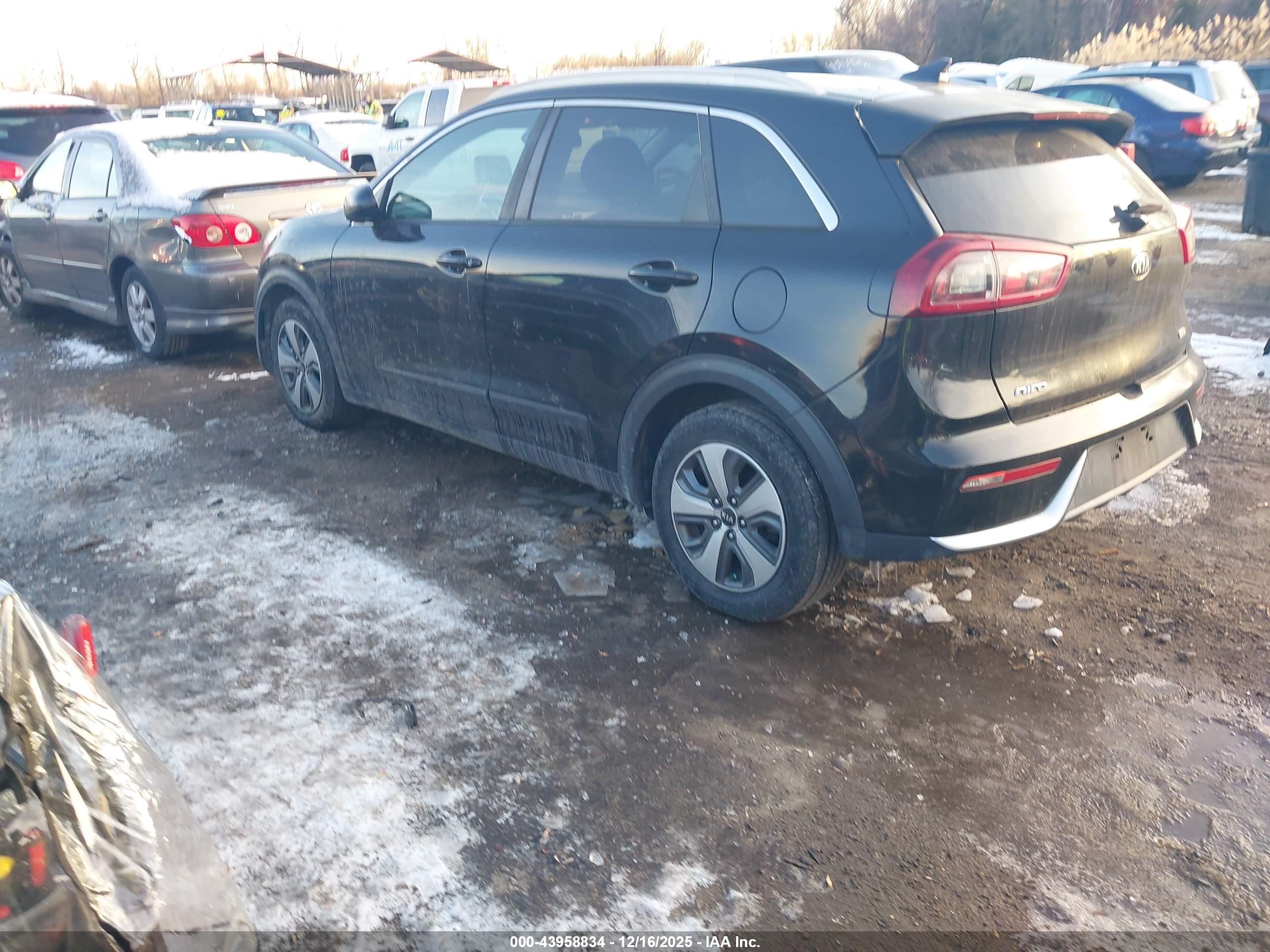 KIA NIRO image 3