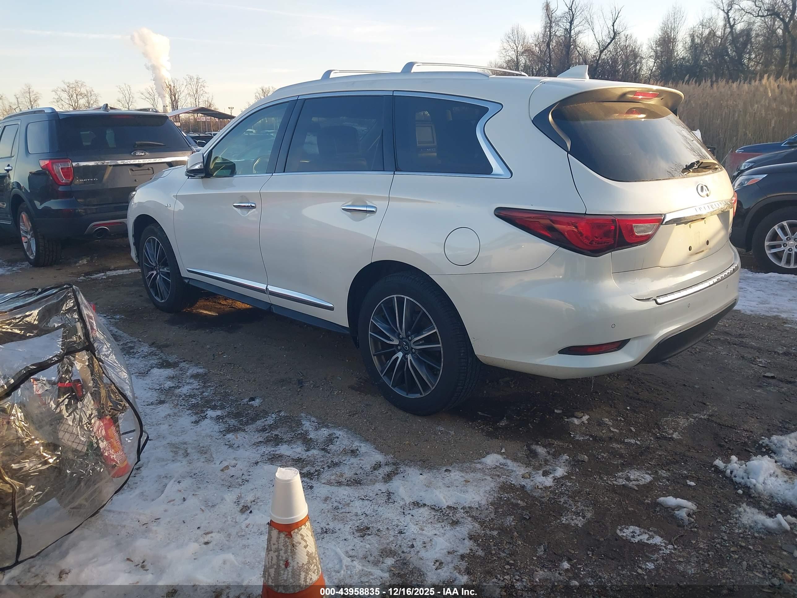 INFINITI QX60 image 3