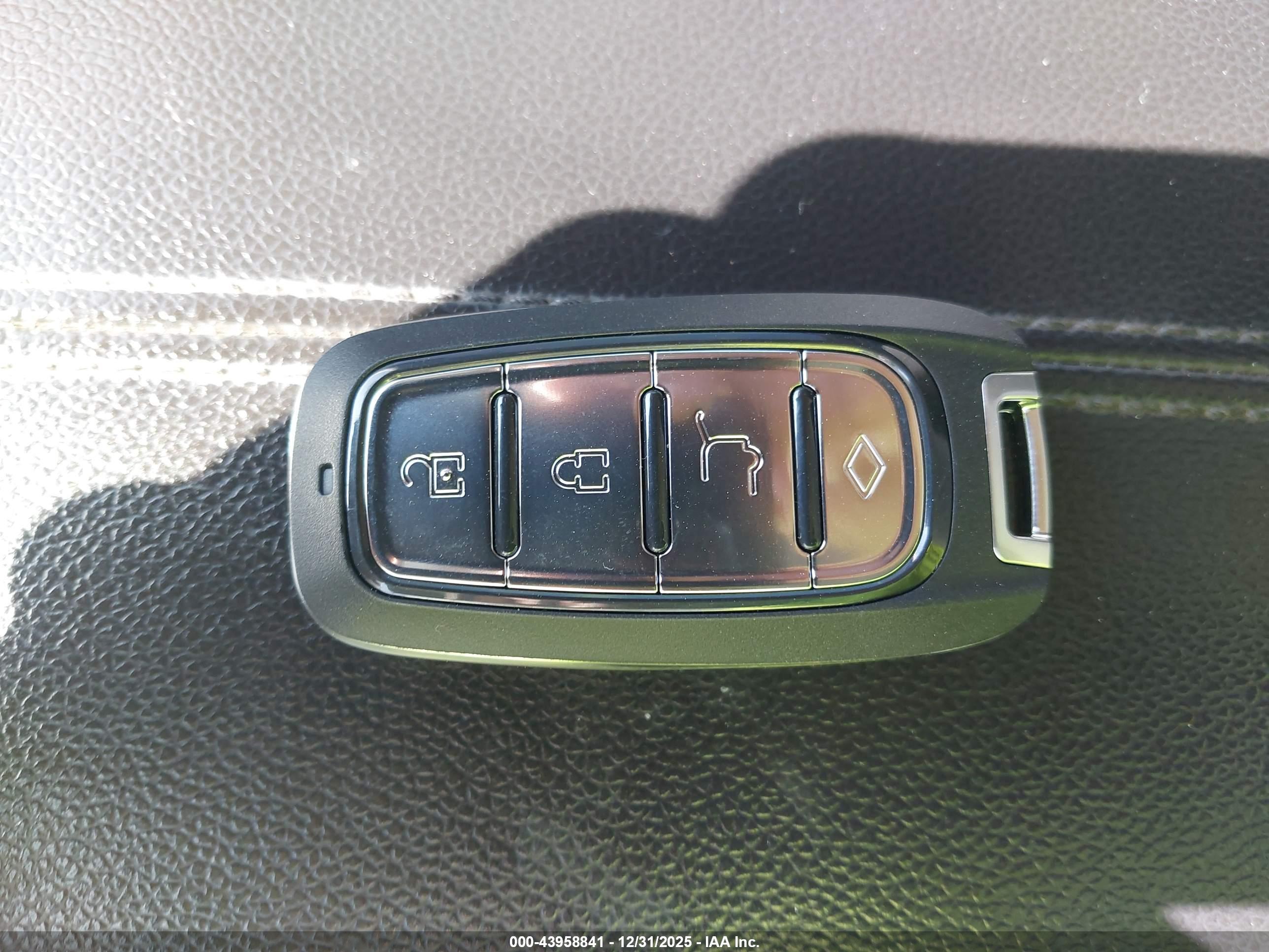 GMC TERRAIN image 11
