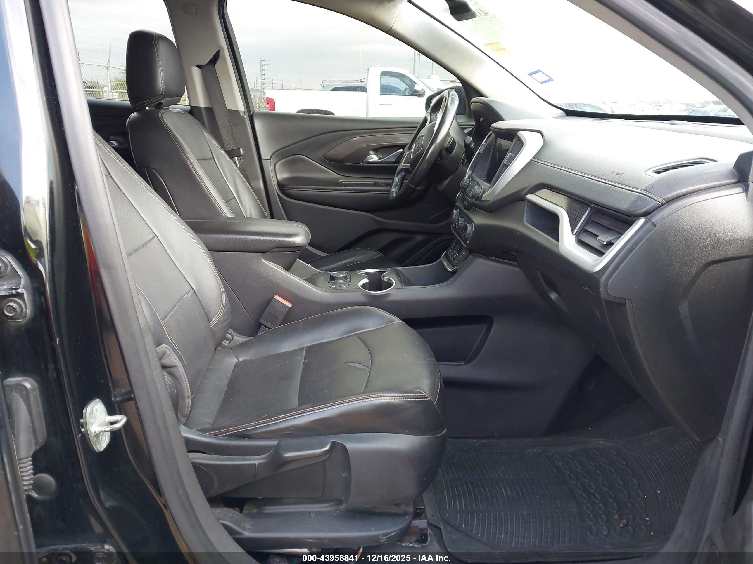 GMC TERRAIN image 5