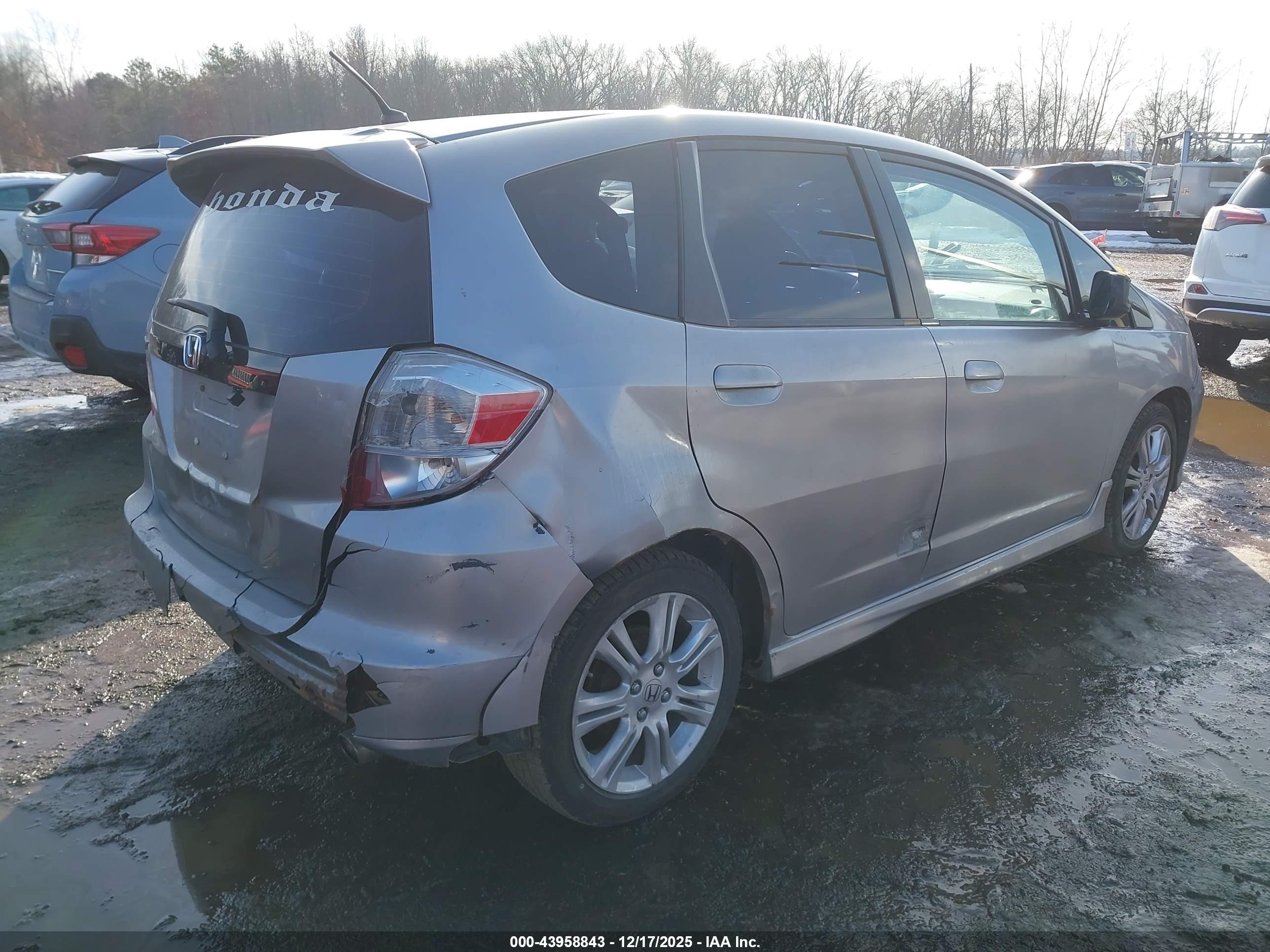 HONDA FIT image 4