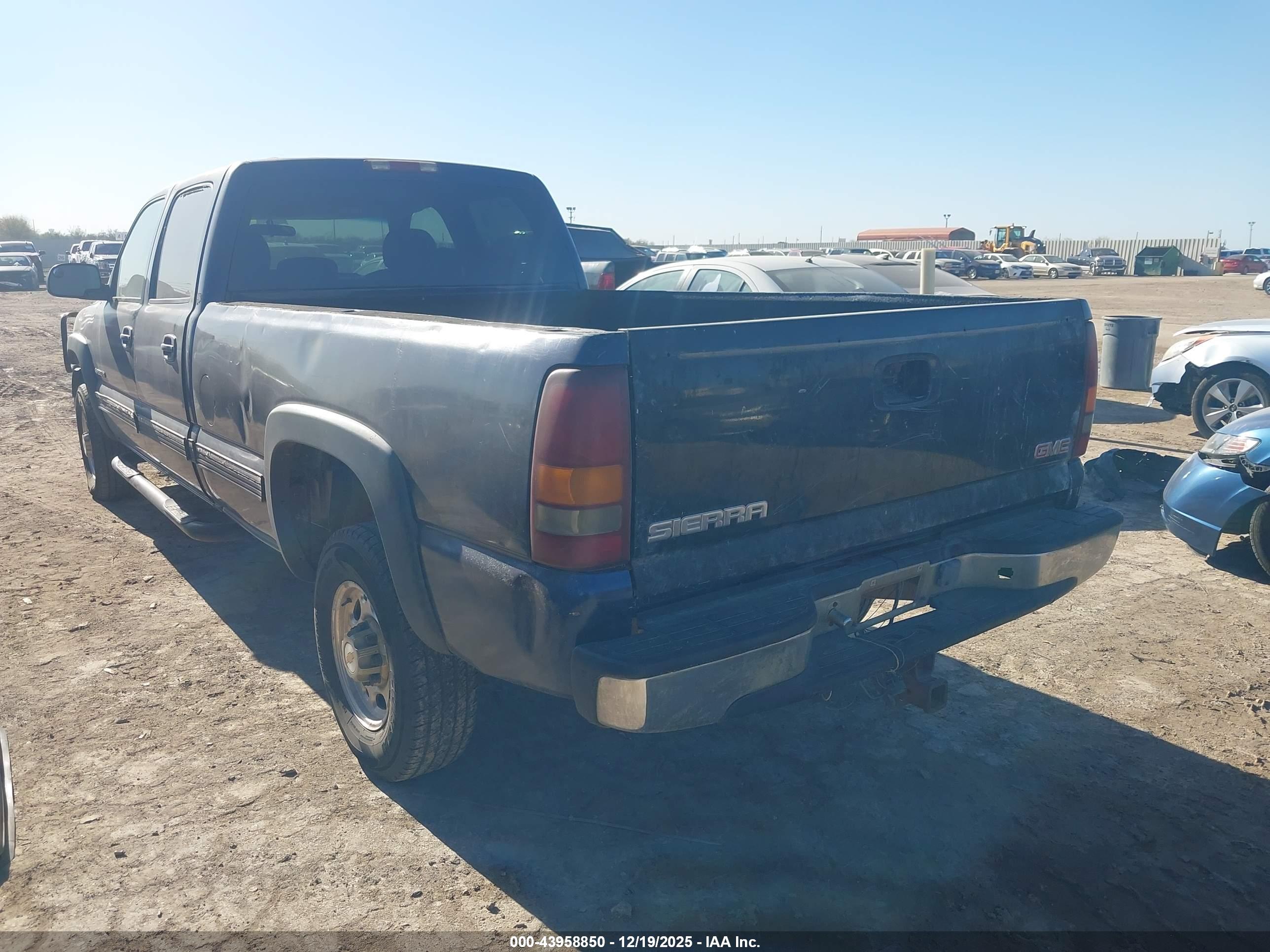 CHEVROLET SILVERADO image 3