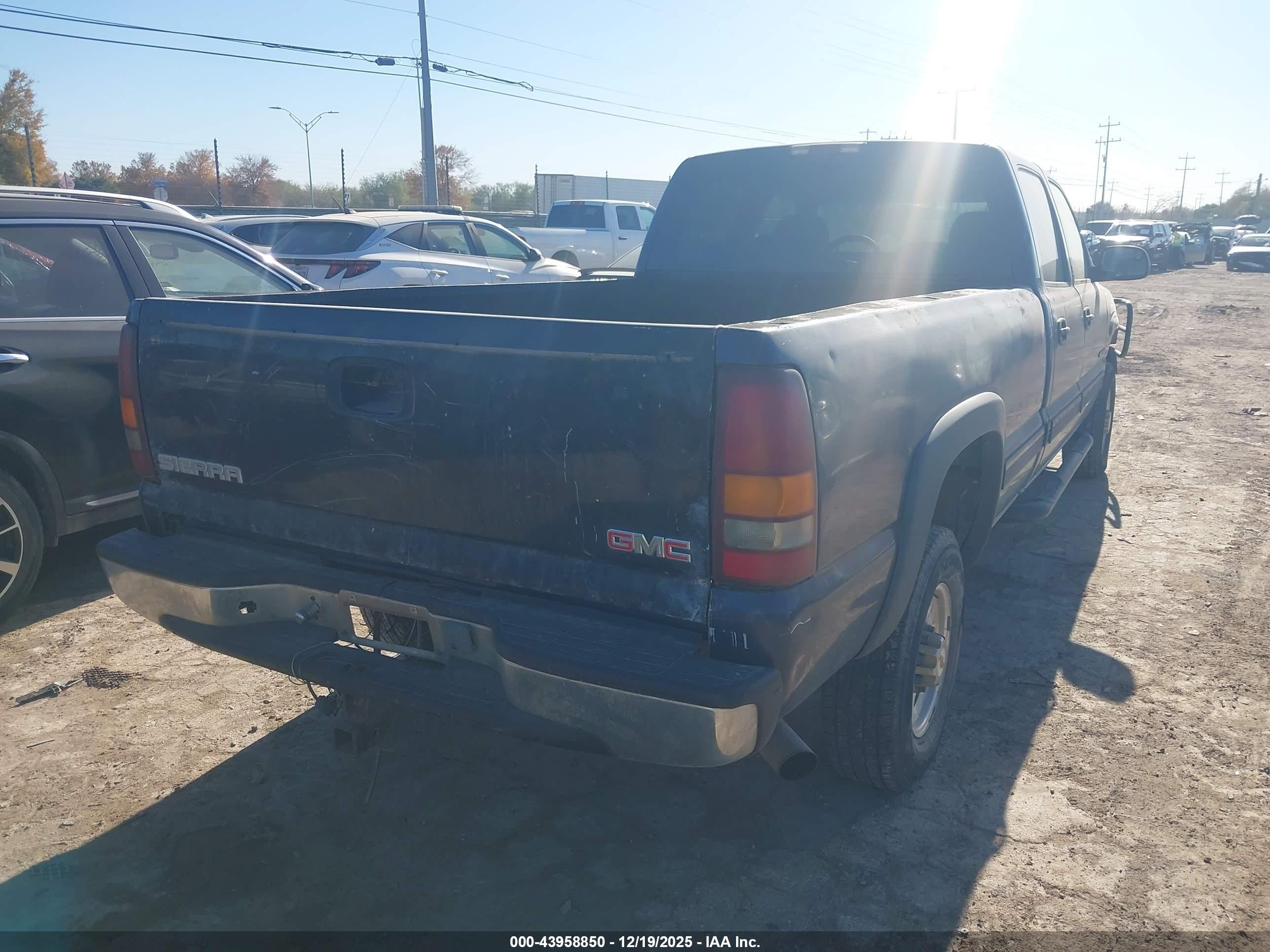 CHEVROLET SILVERADO image 4