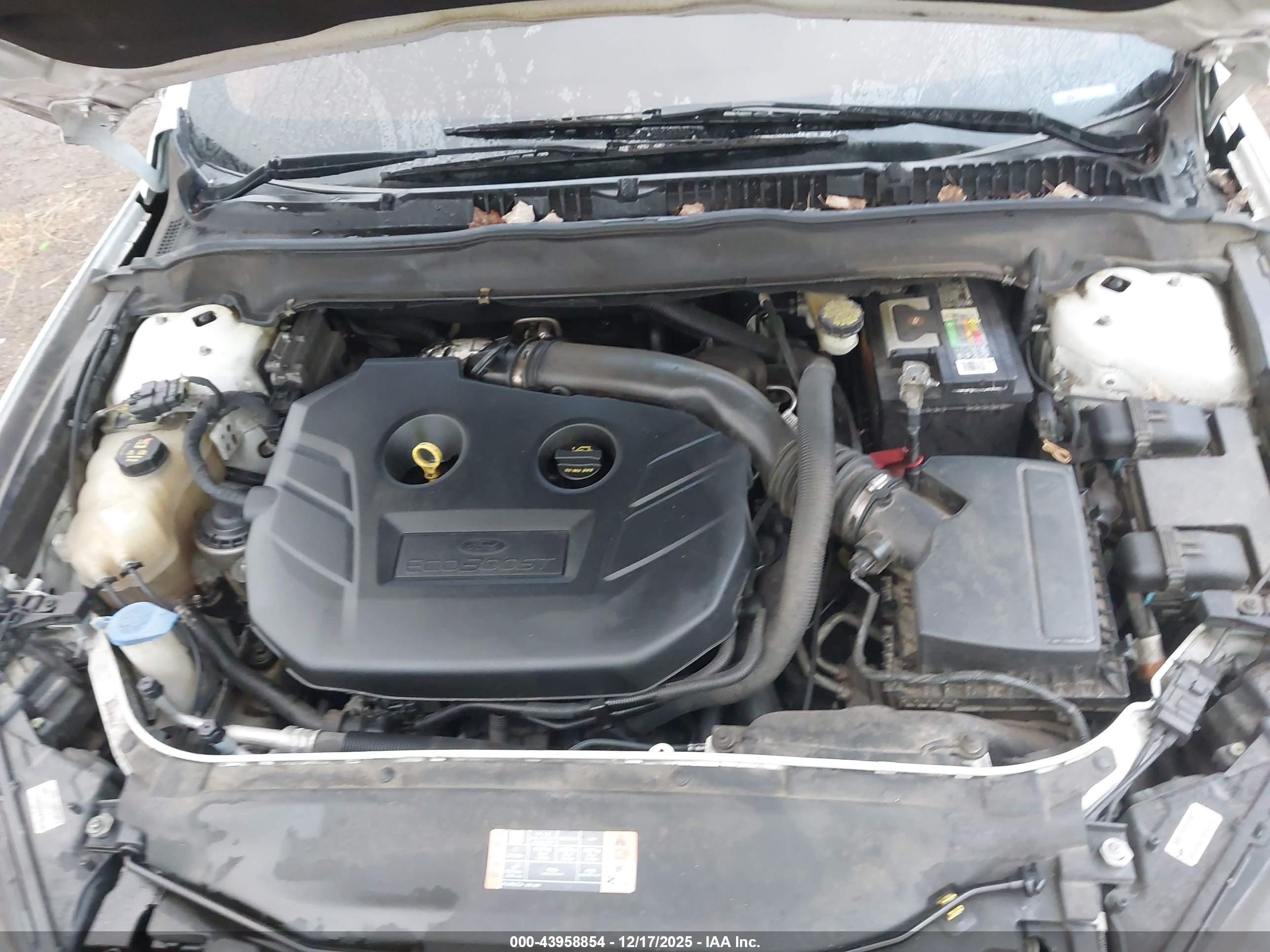 FORD FUSION image 10