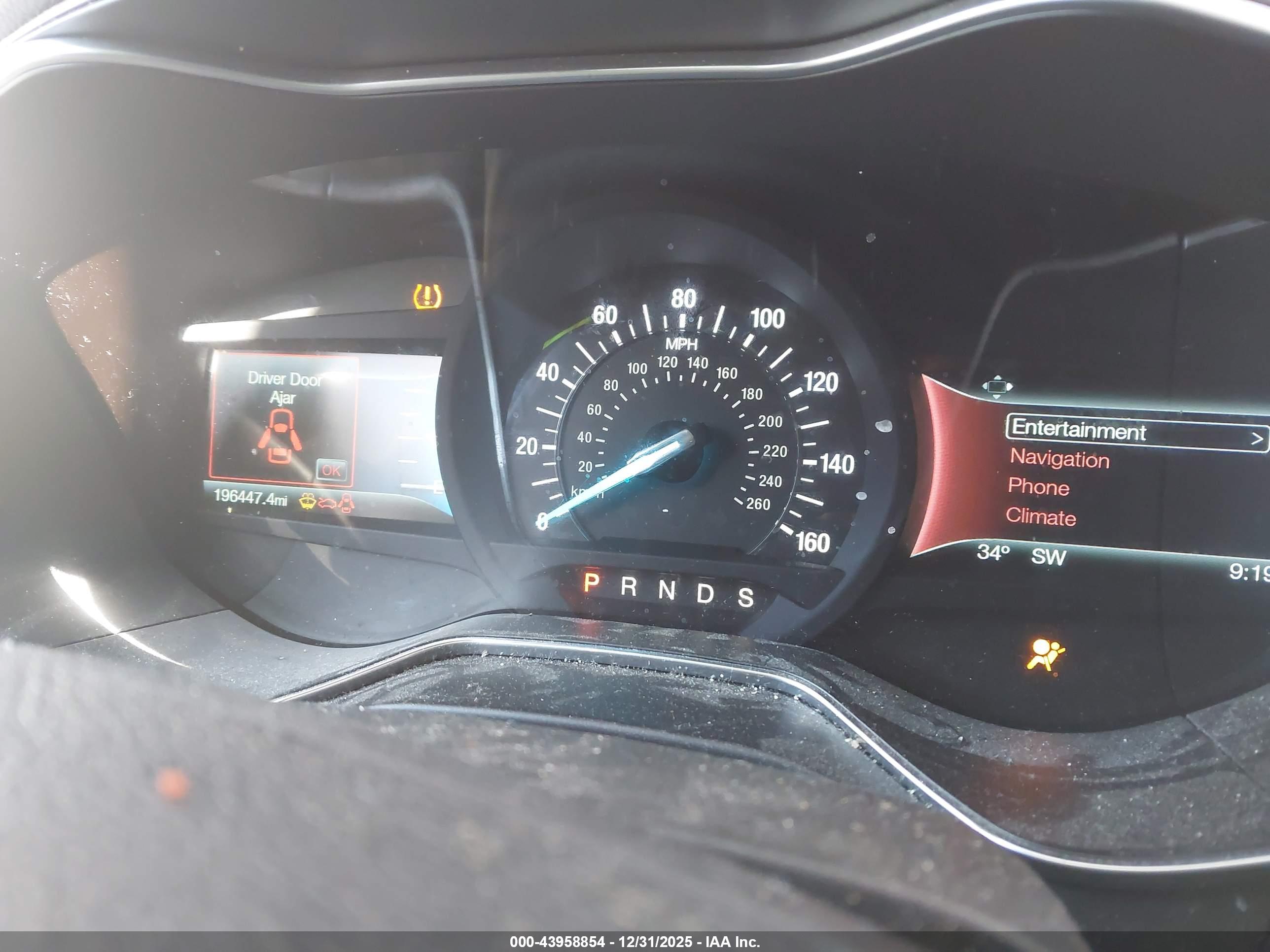 FORD FUSION image 7
