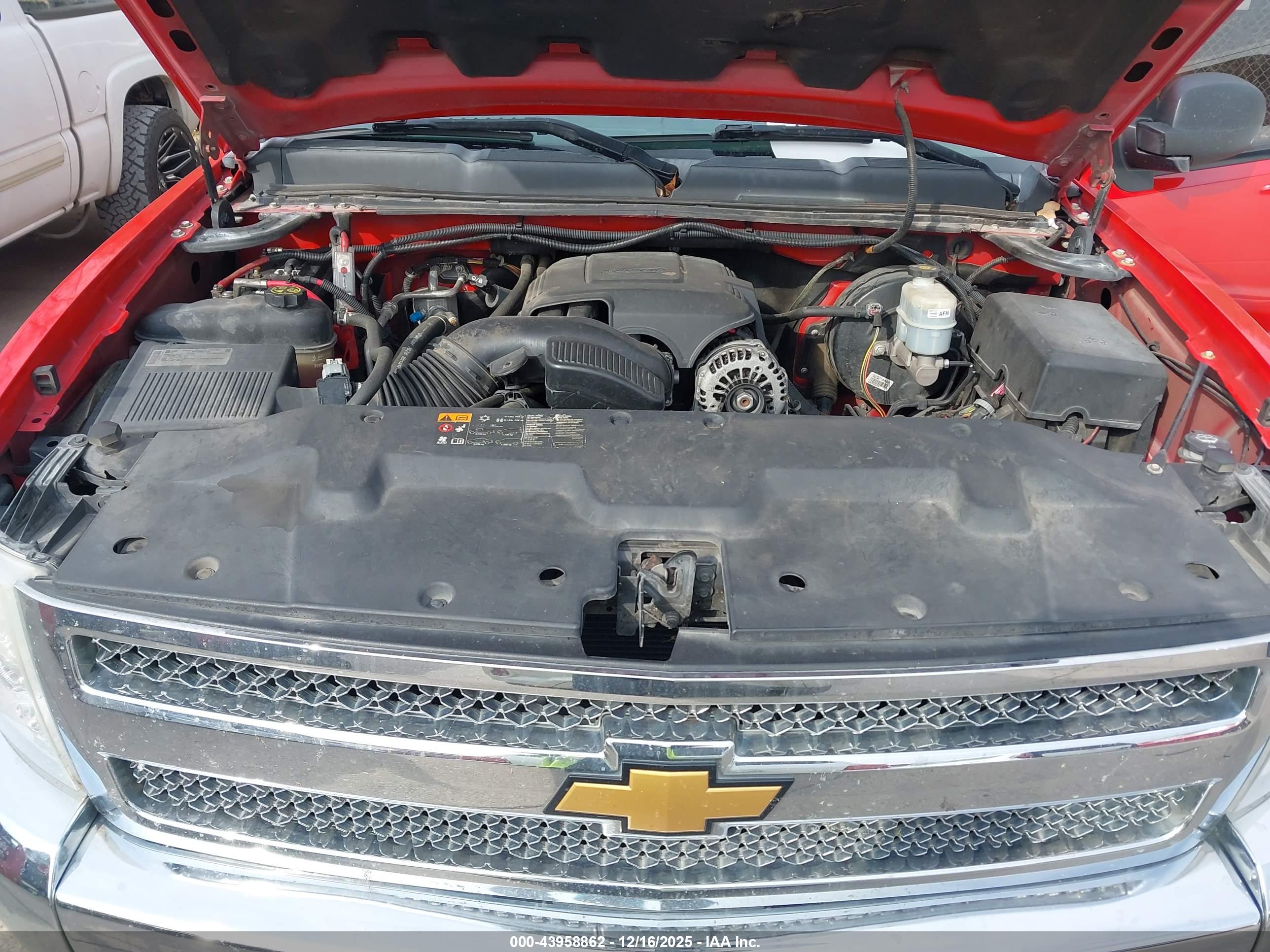 CHEVROLET SILVERADO image 10