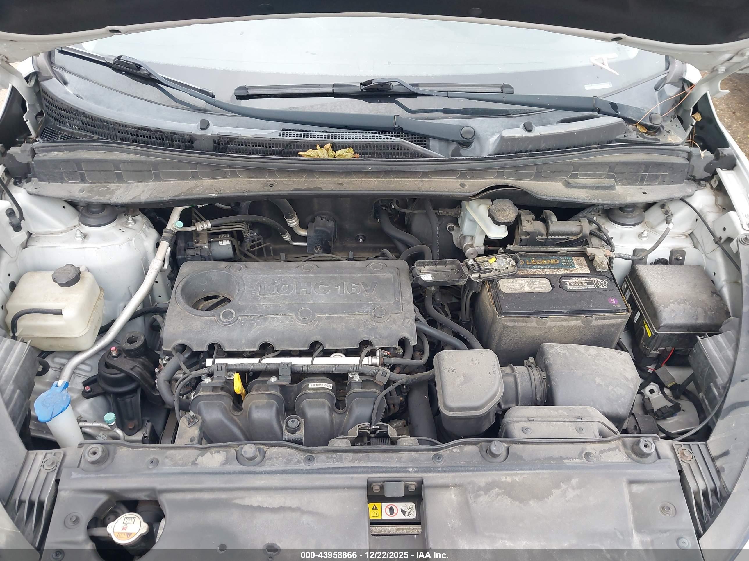 HYUNDAI TUCSON image 10