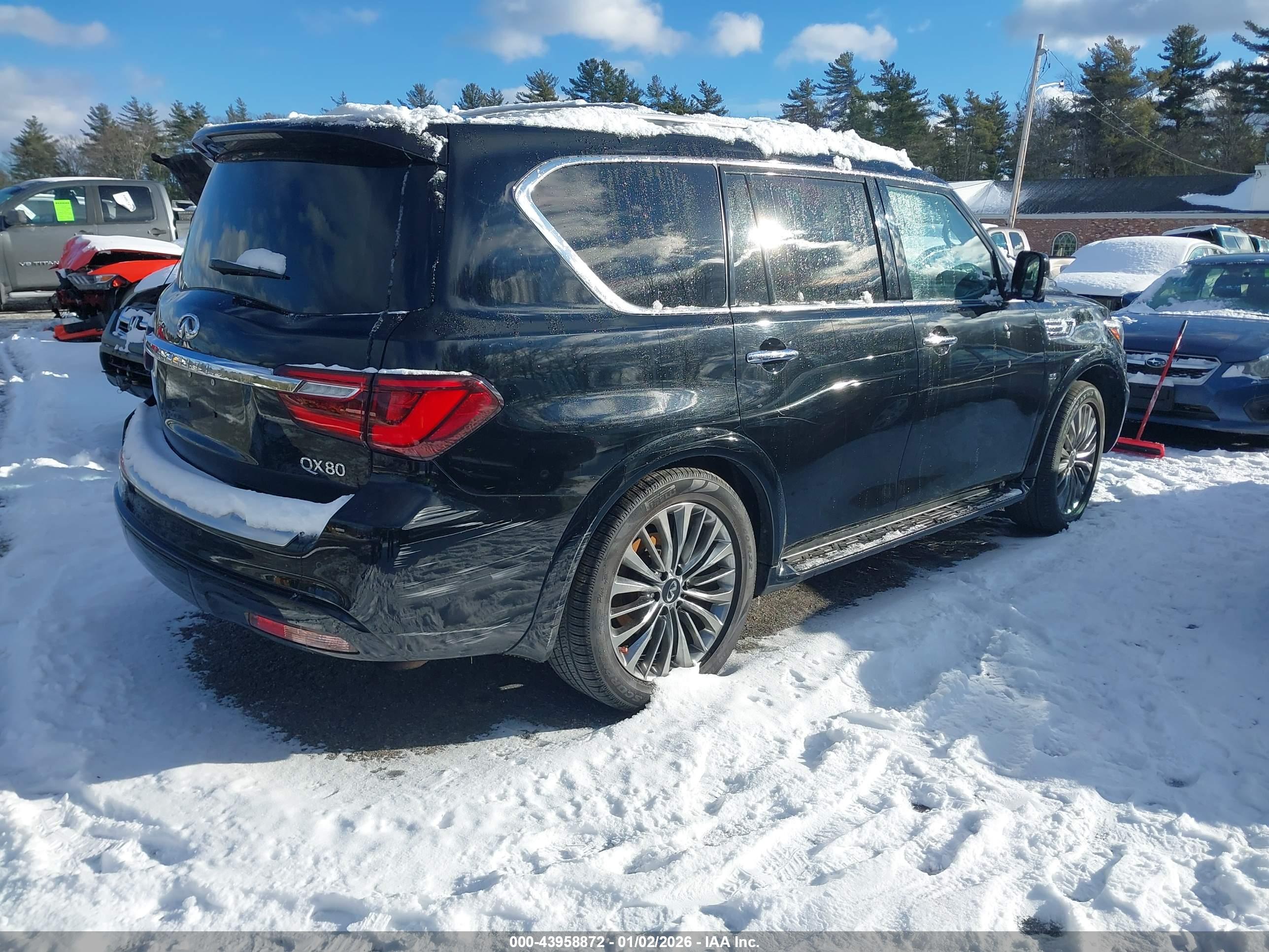 INFINITI QX80 image 4