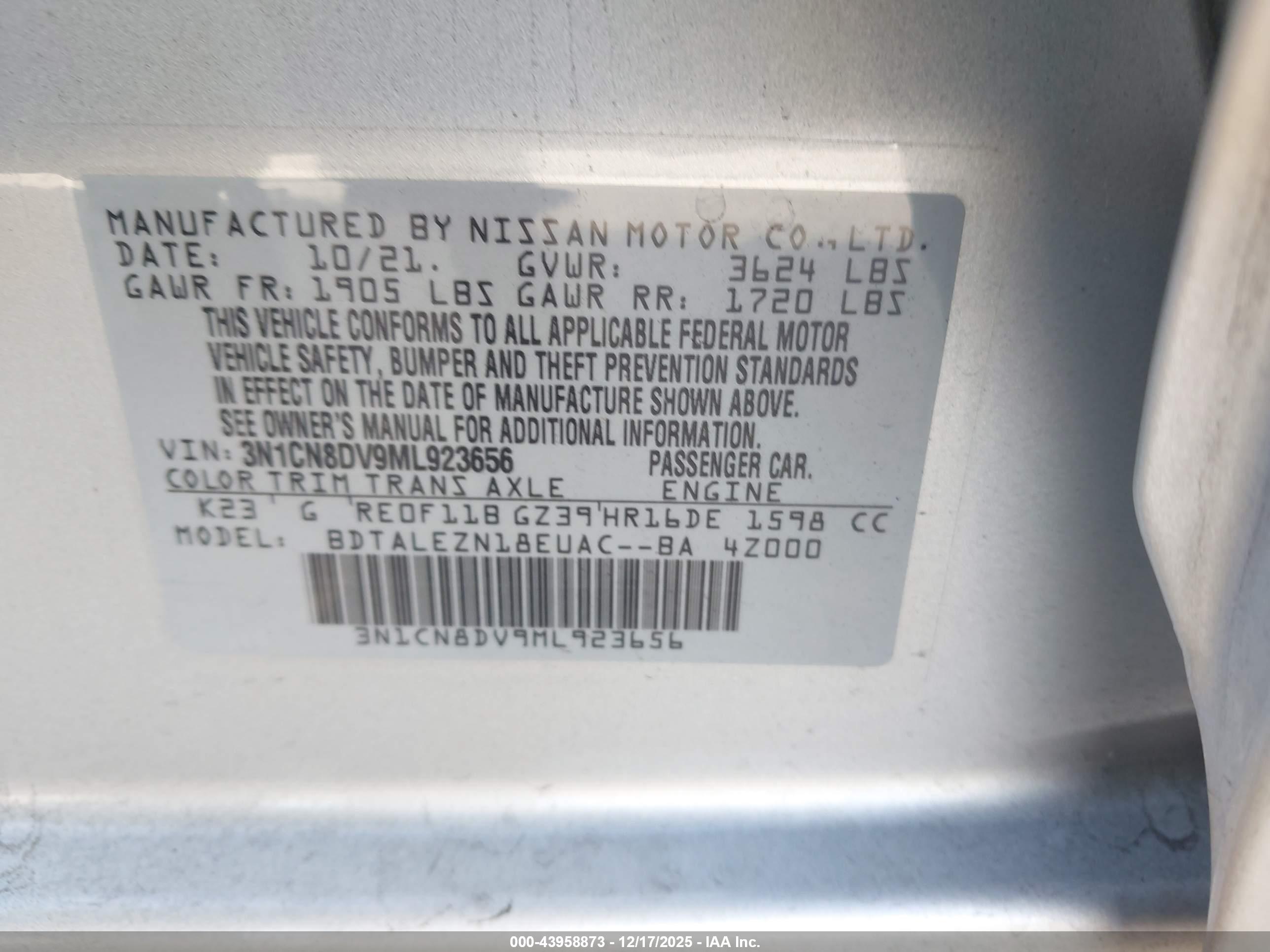 NISSAN VERSA image 9