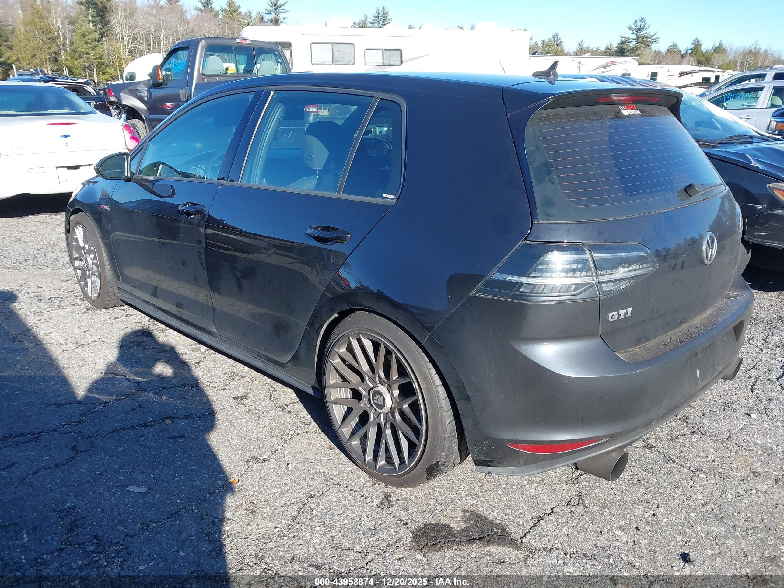 VOLKSWAGEN GOLF image 3