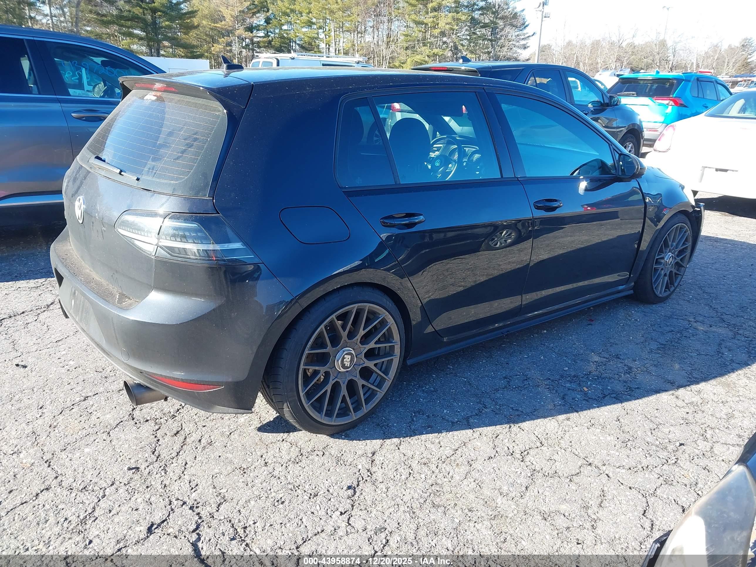 VOLKSWAGEN GOLF image 4