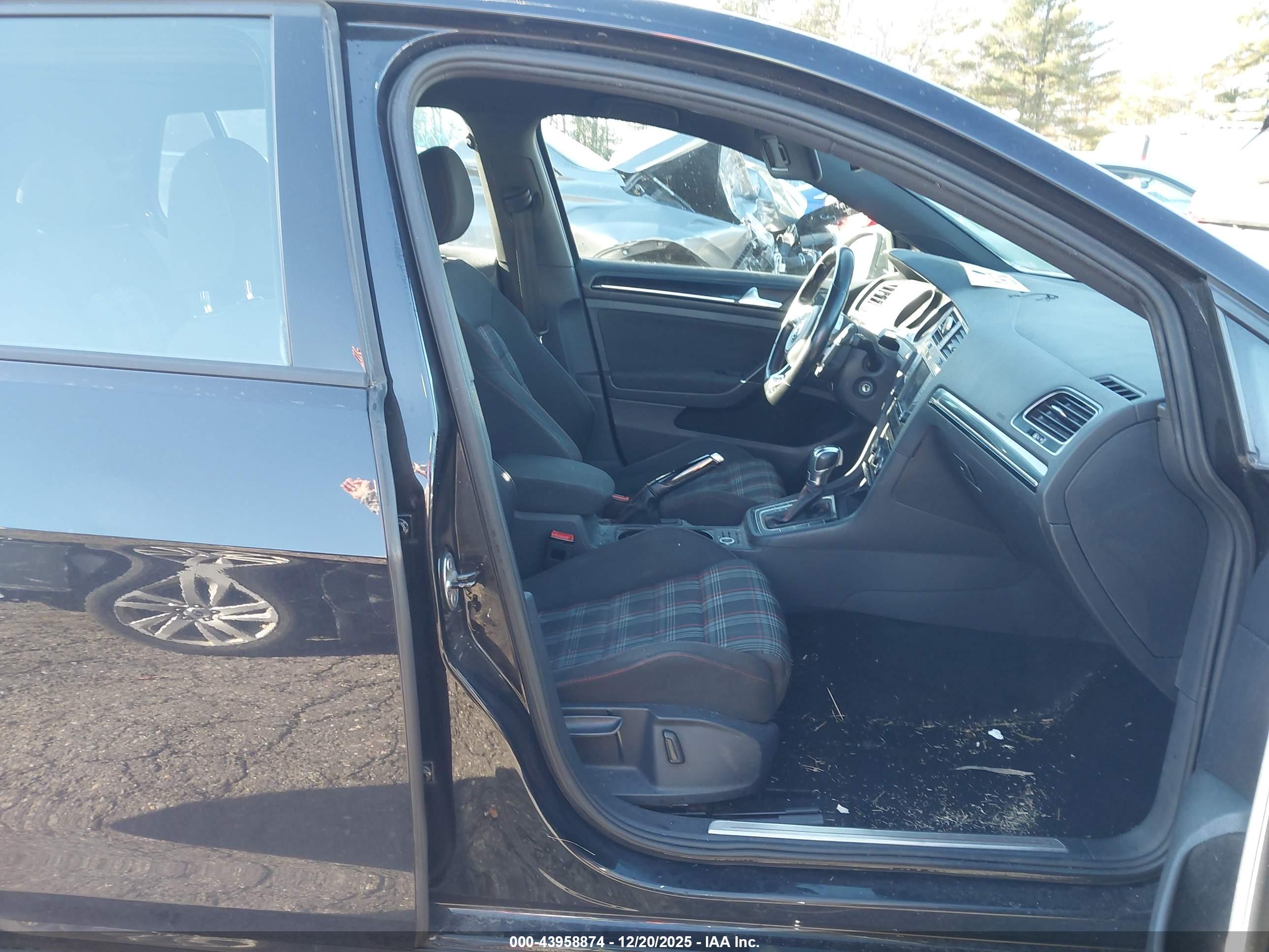 VOLKSWAGEN GOLF image 5