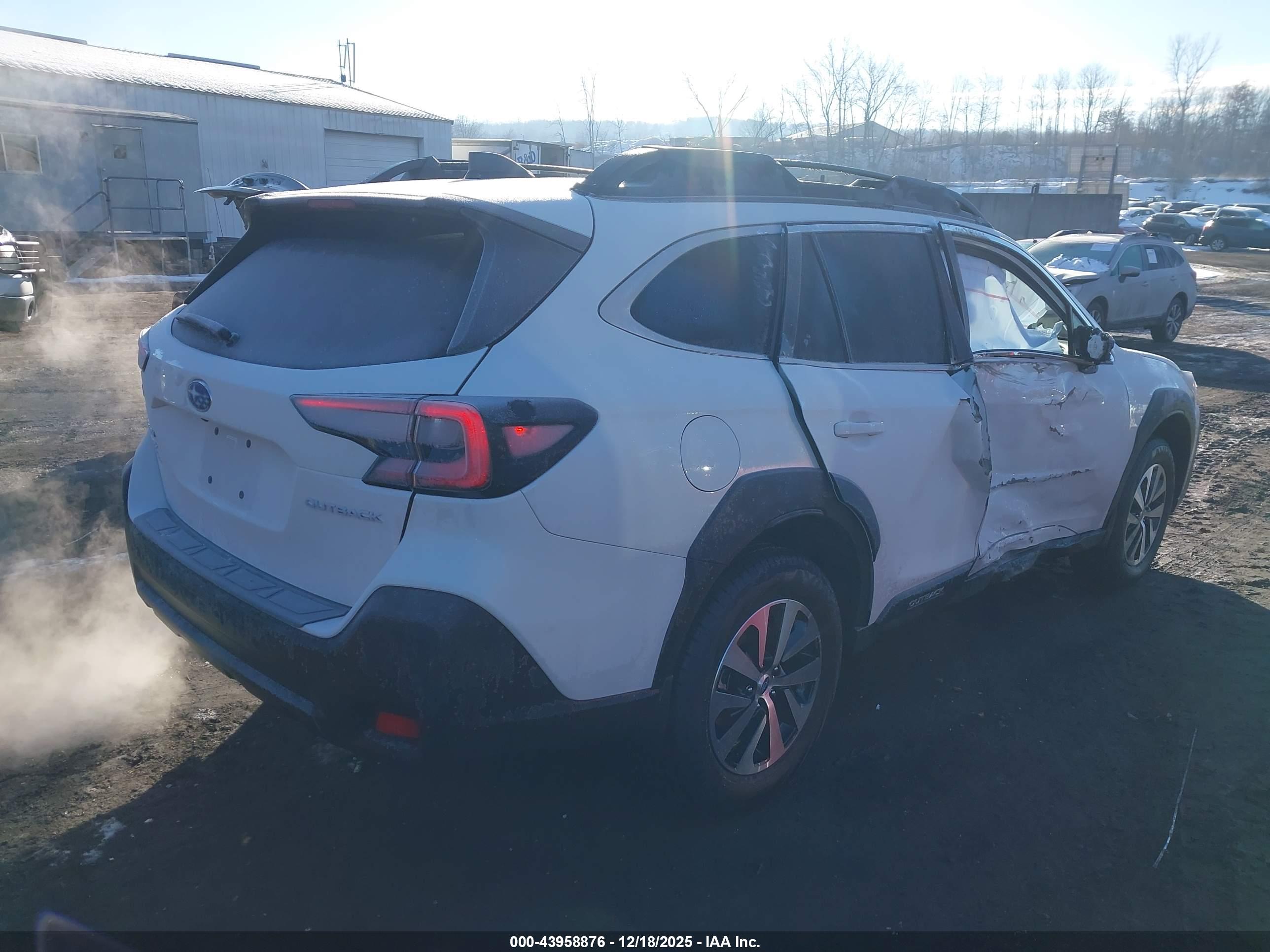 SUBARU OUTBACK image 4