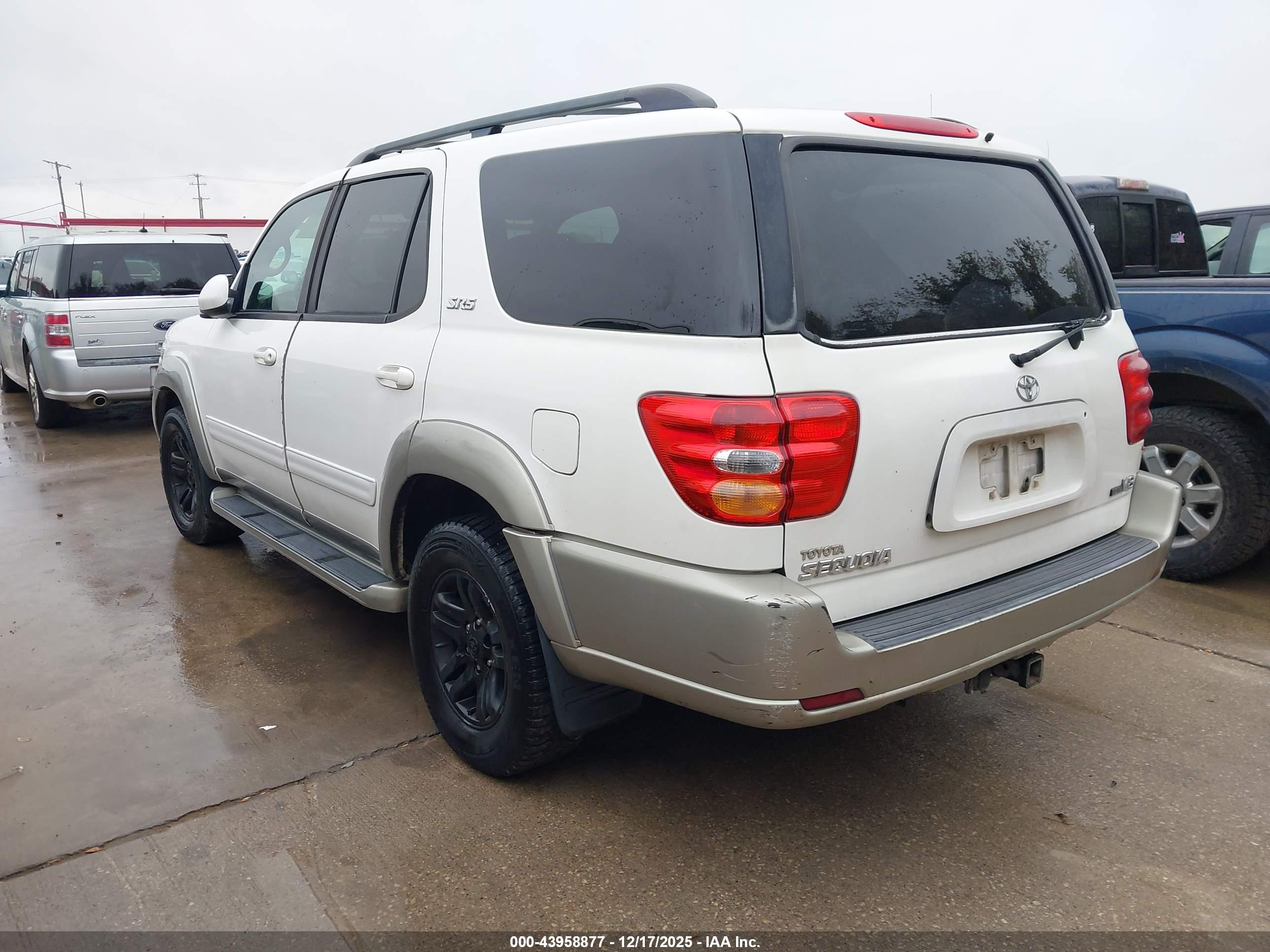 TOYOTA SEQUOIA image 3