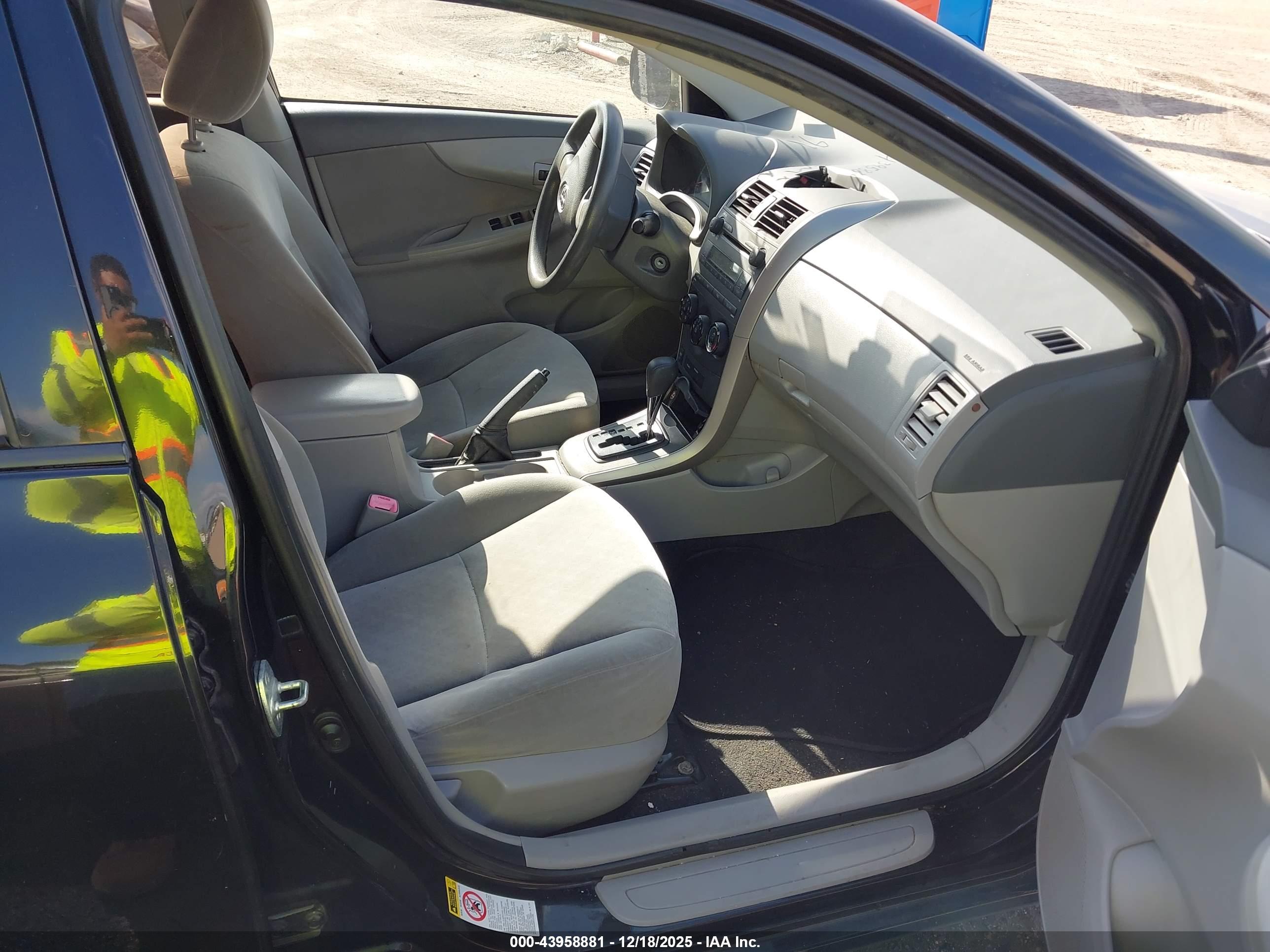 TOYOTA COROLLA image 5