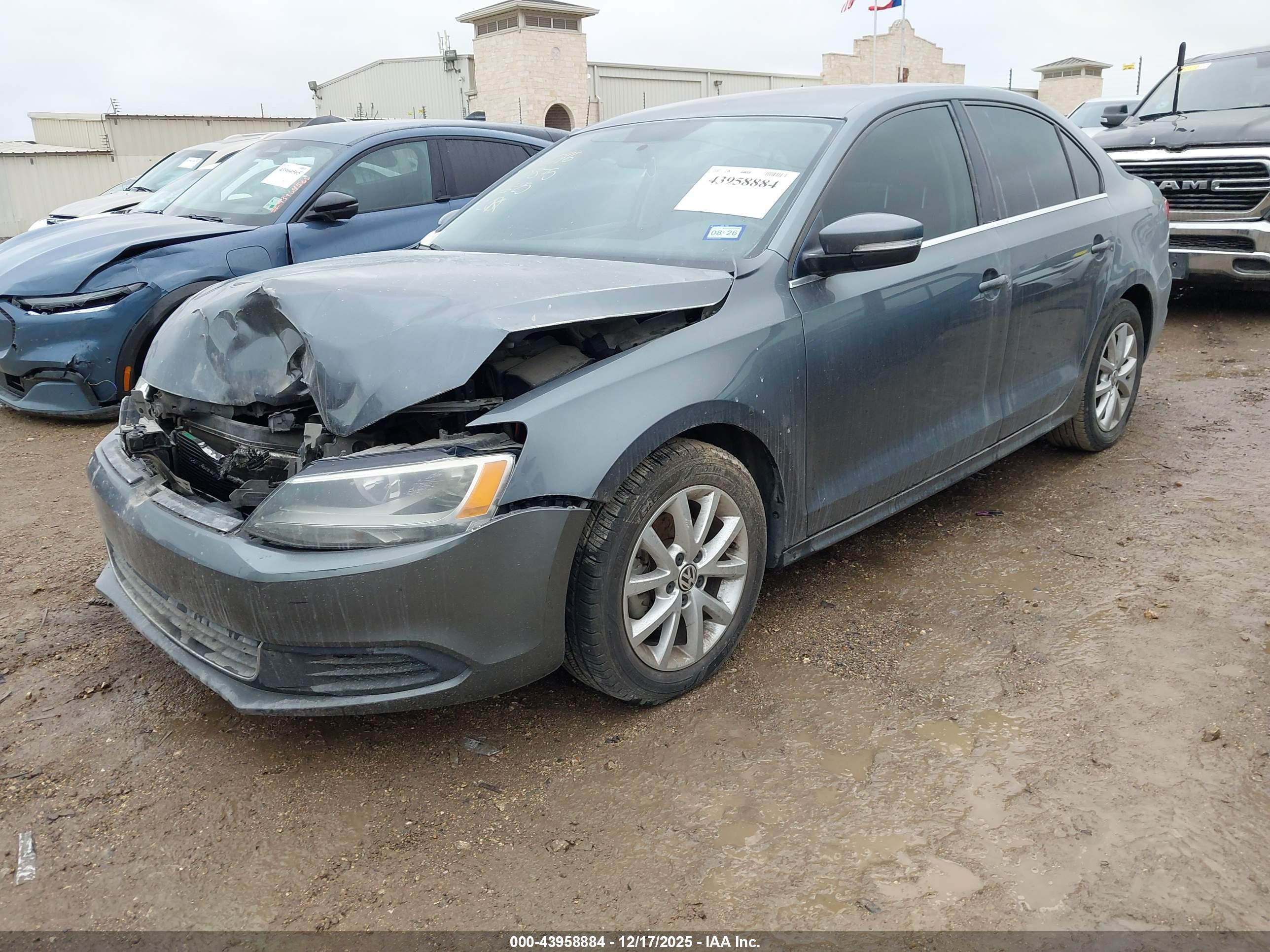 VOLKSWAGEN JETTA image 2