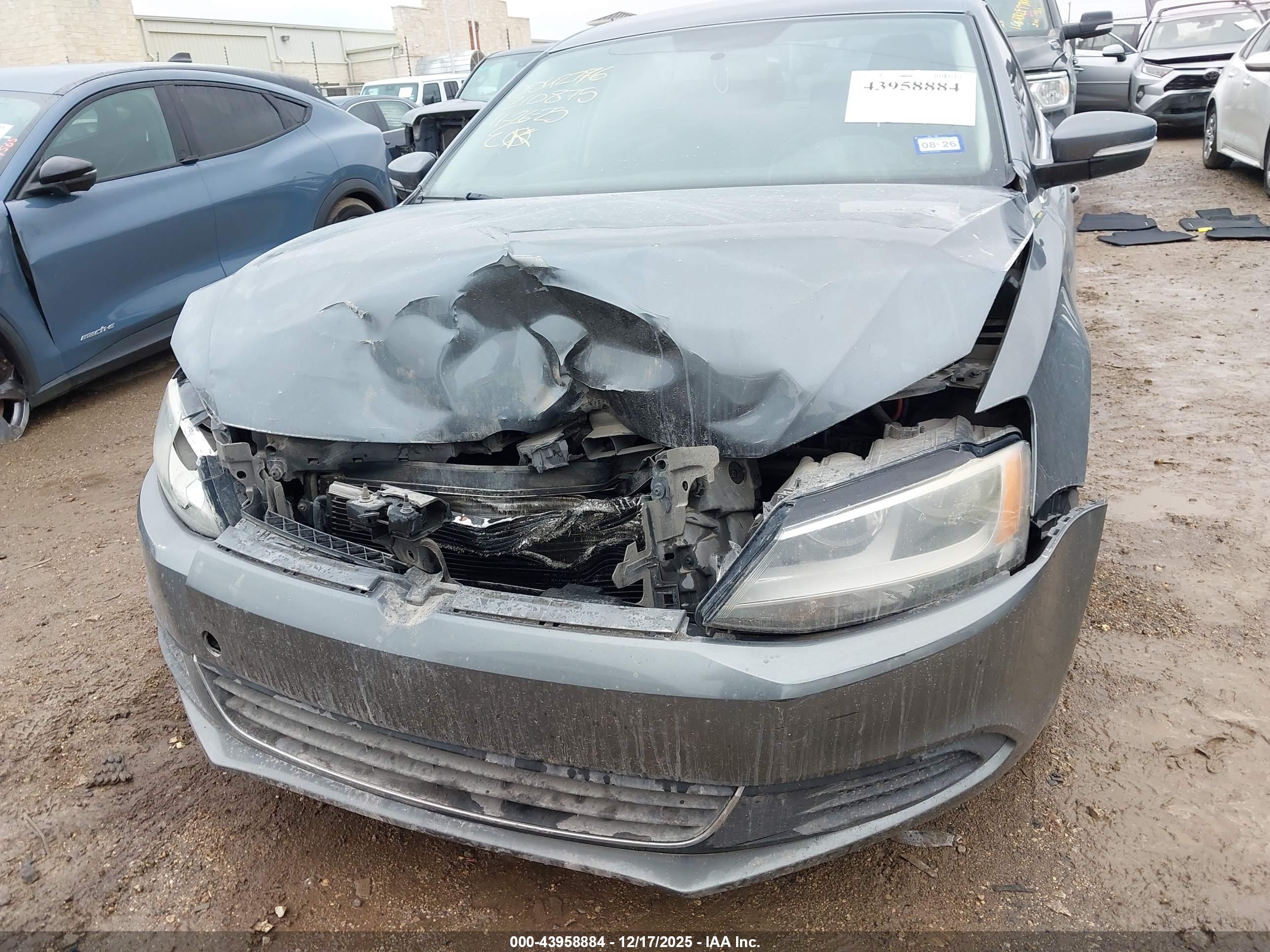 VOLKSWAGEN JETTA image 6