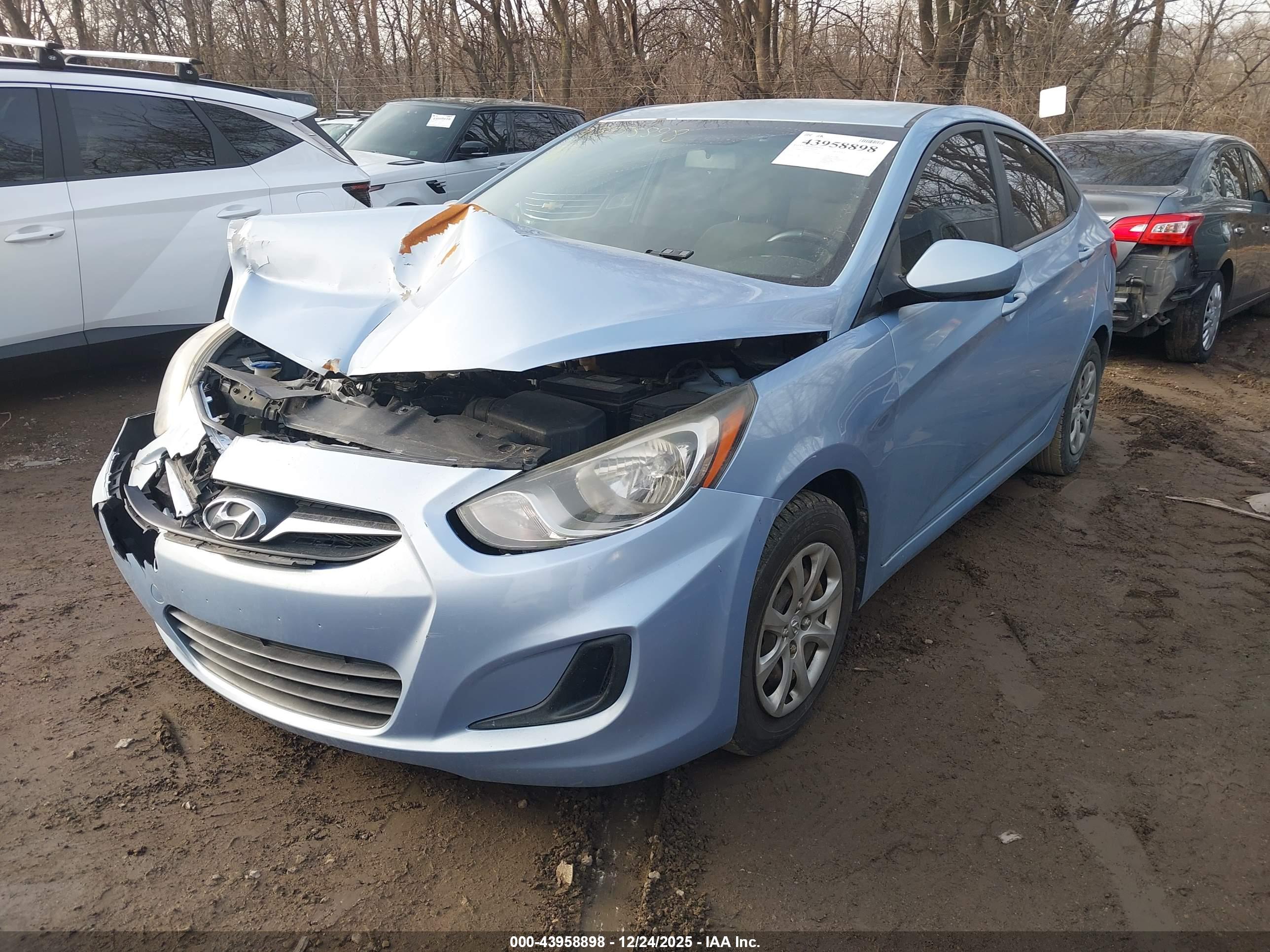 HYUNDAI ACCENT image 2