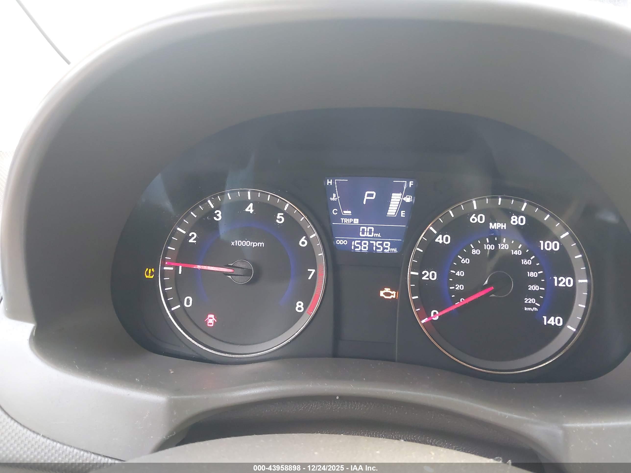 HYUNDAI ACCENT image 7