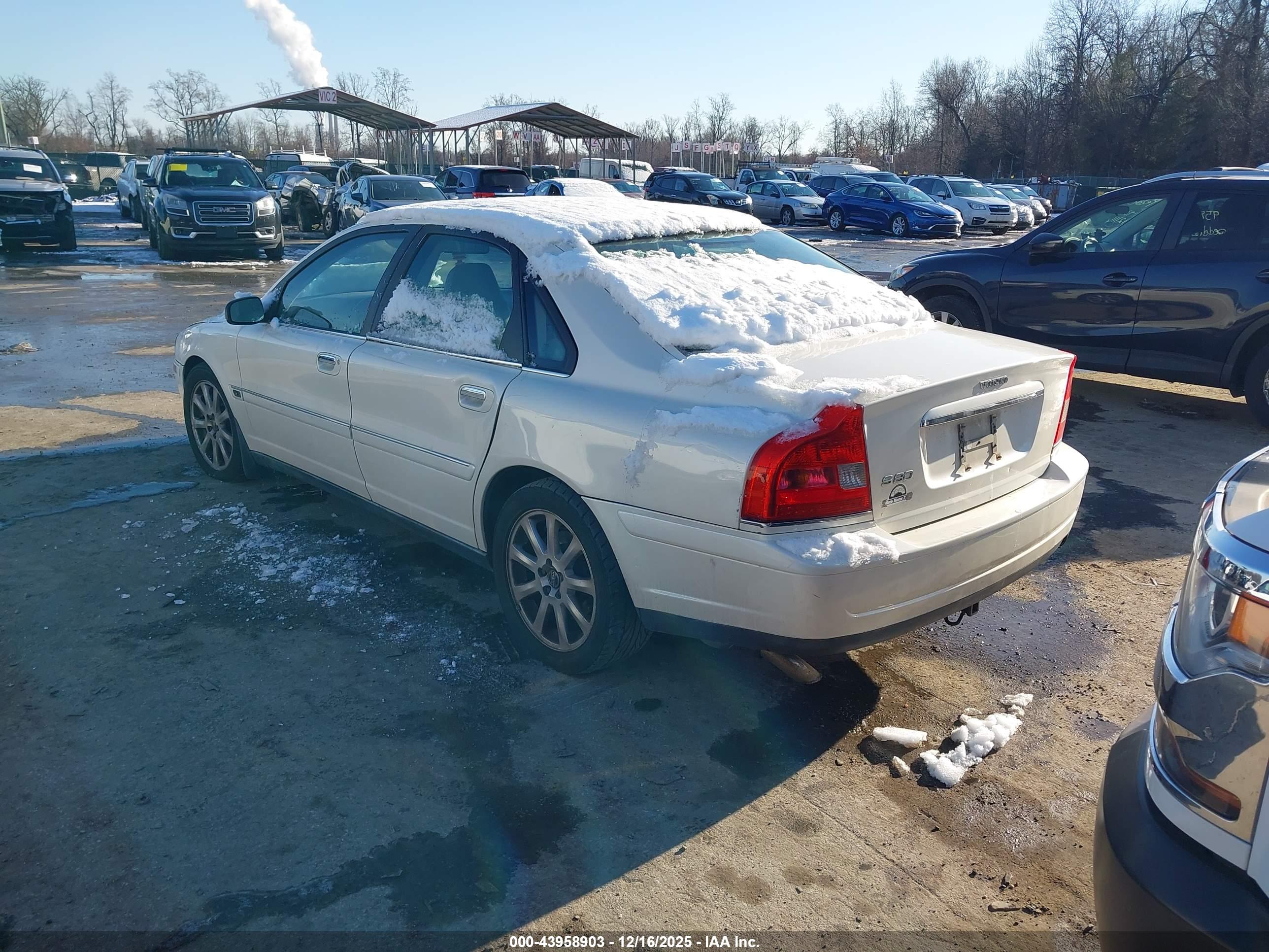 VOLVO S80 image 3