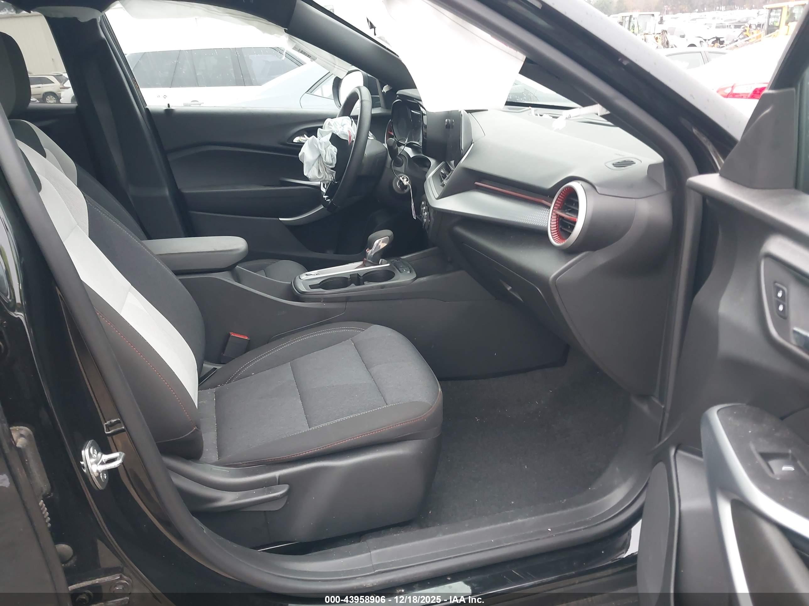 CHEVROLET TRAX image 5