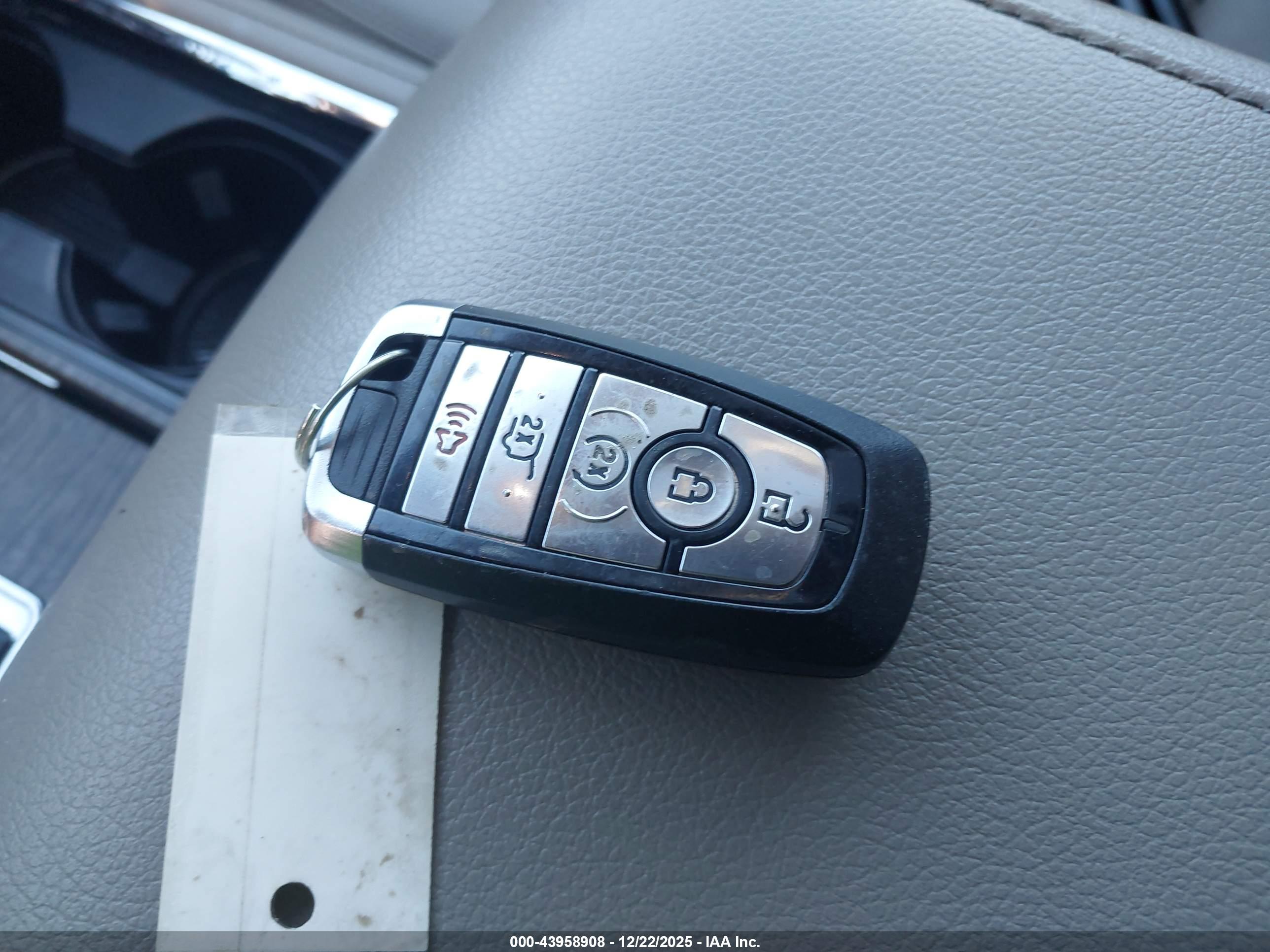 FORD EXPEDITION image 11