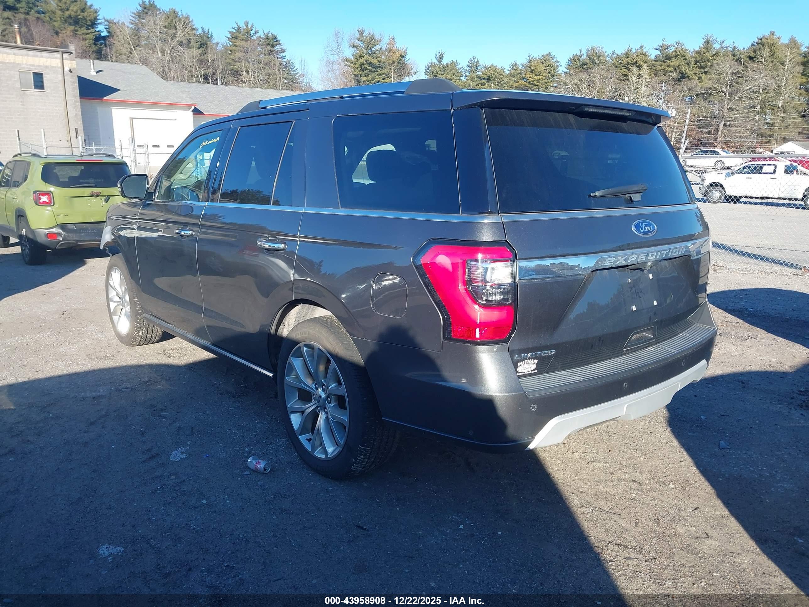 FORD EXPEDITION image 3