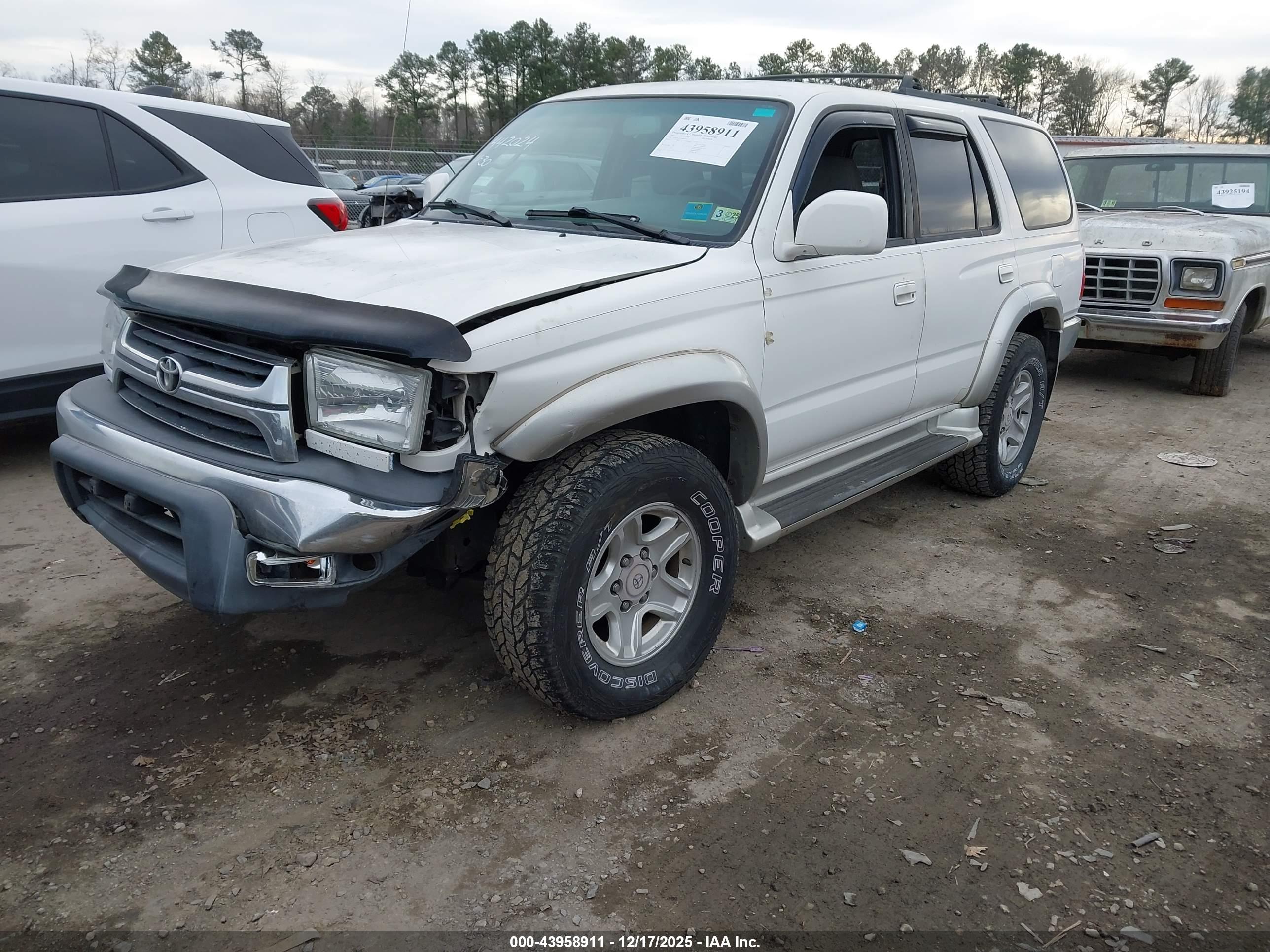 TOYOTA 4RUNNER image 2