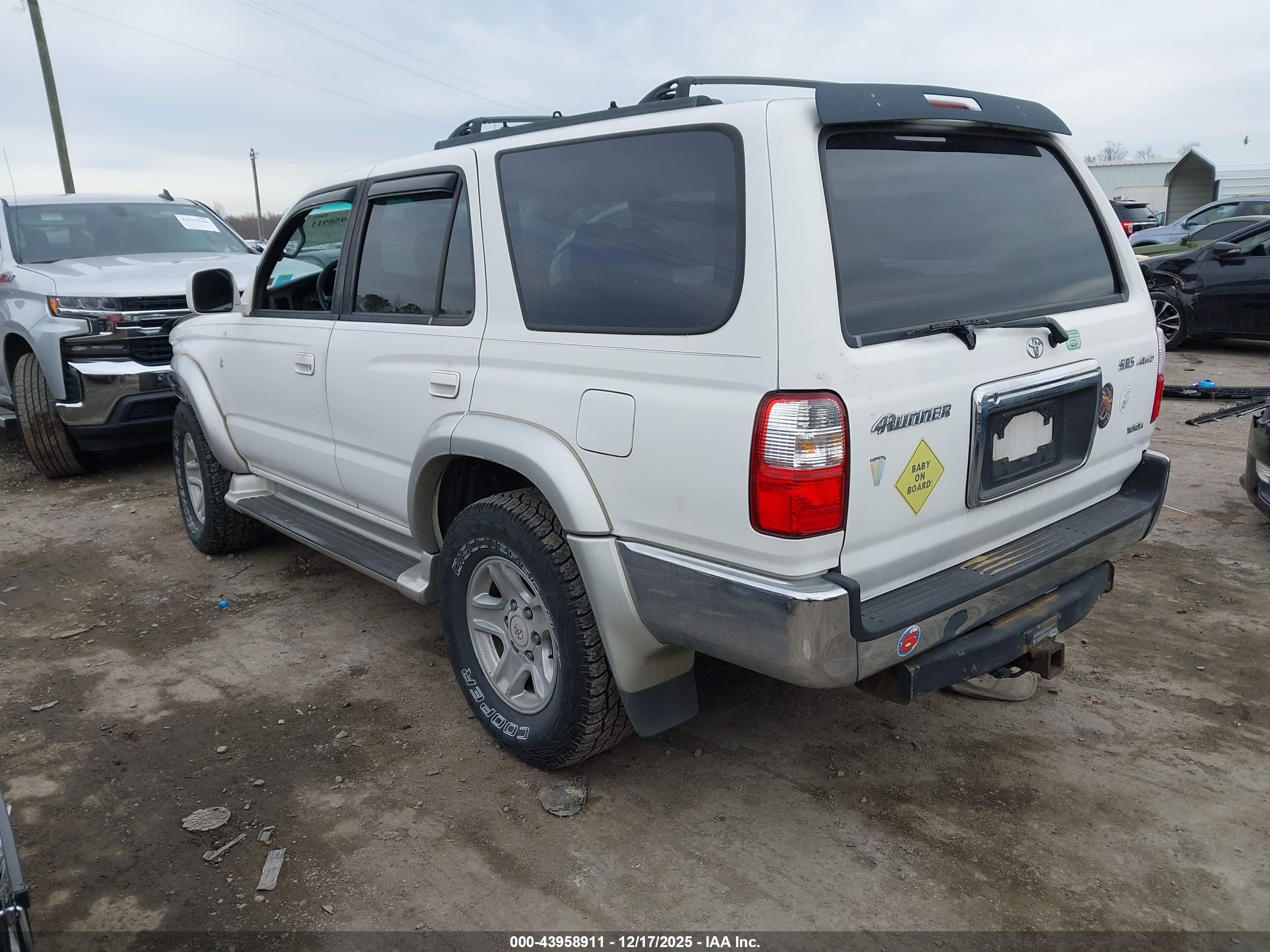 TOYOTA 4RUNNER image 3