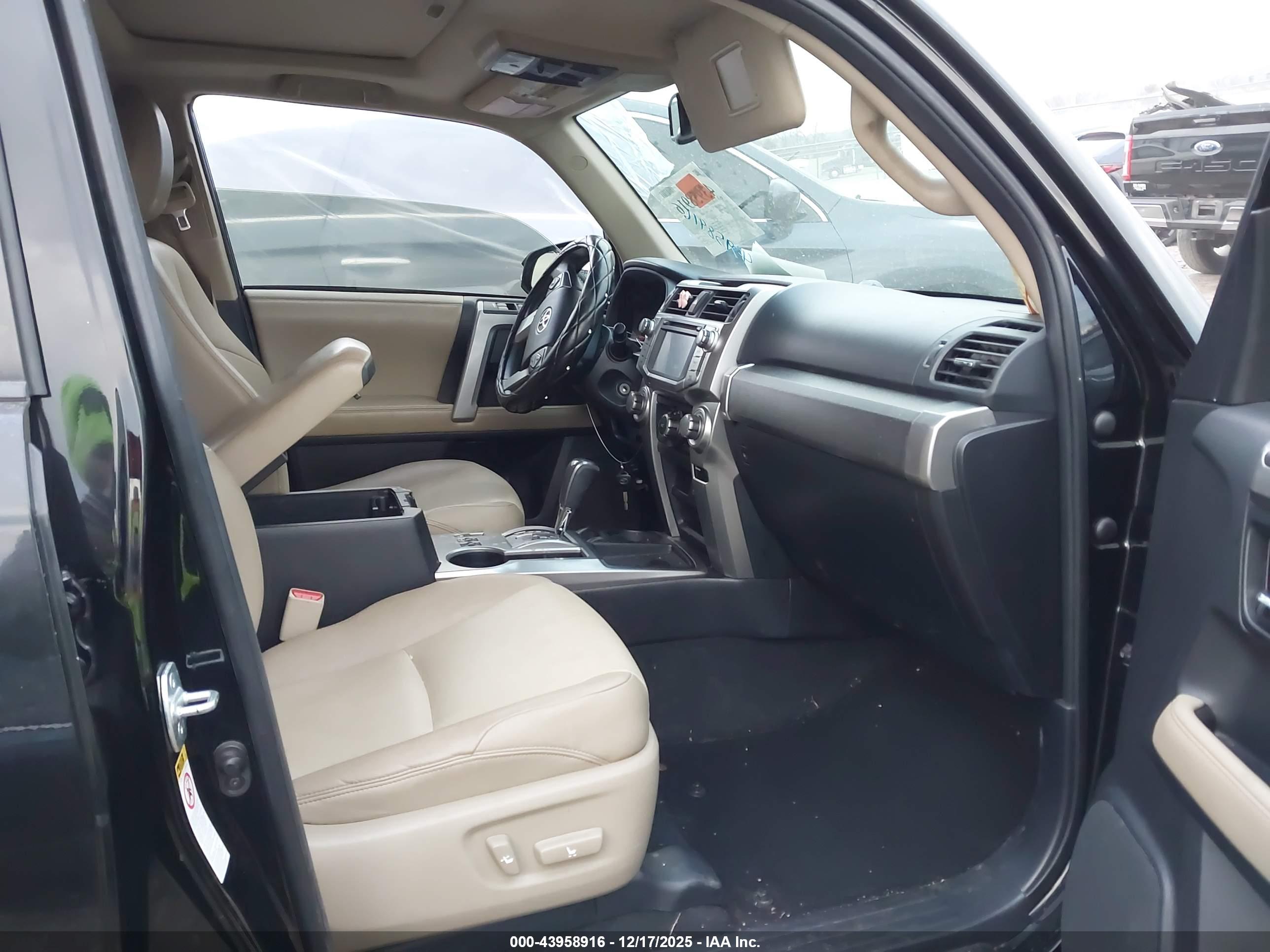 TOYOTA 4RUNNER image 5