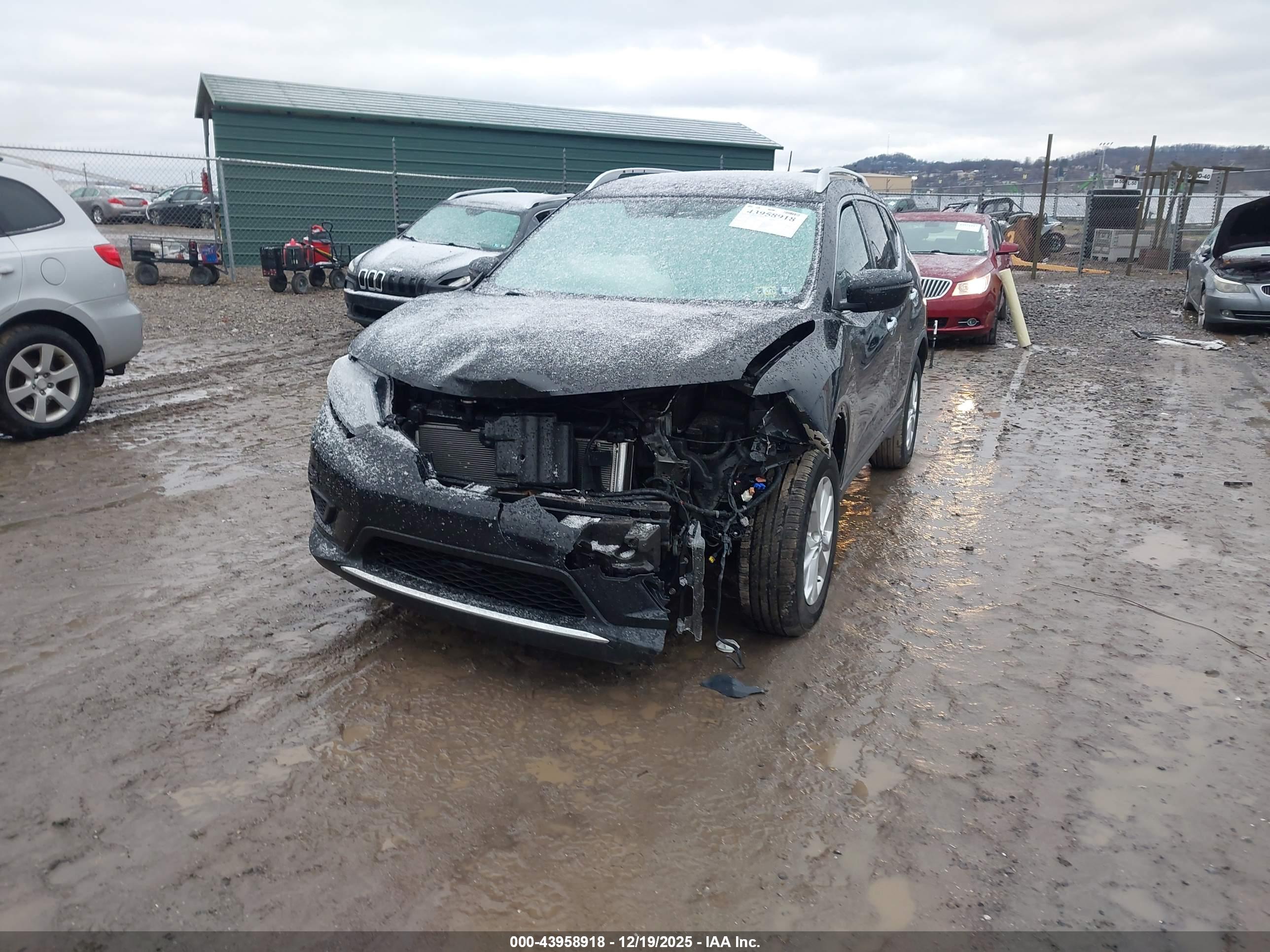 NISSAN ROGUE image 2