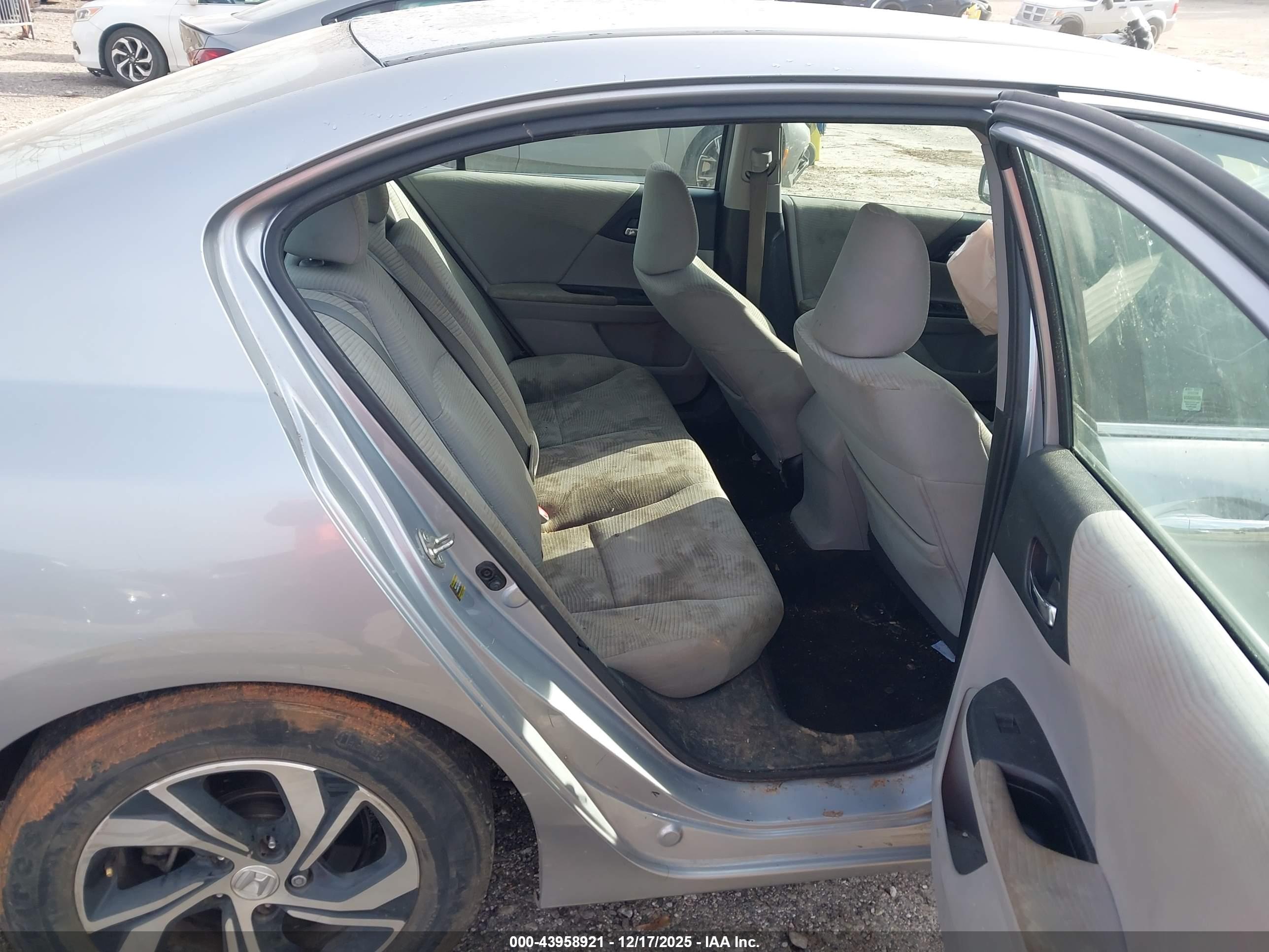 HONDA ACCORD image 8